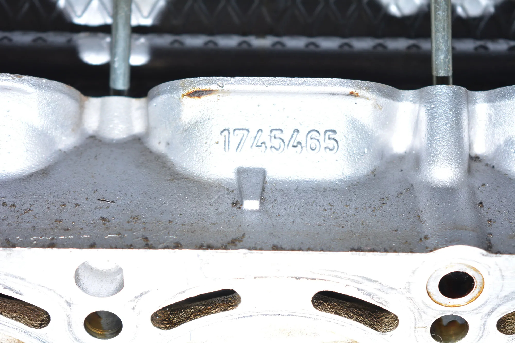 Left Side Engine Head – OEM 1745465 · BMW X5 (E53) BMW X5 (E53) 4.4 i 2000 – 7