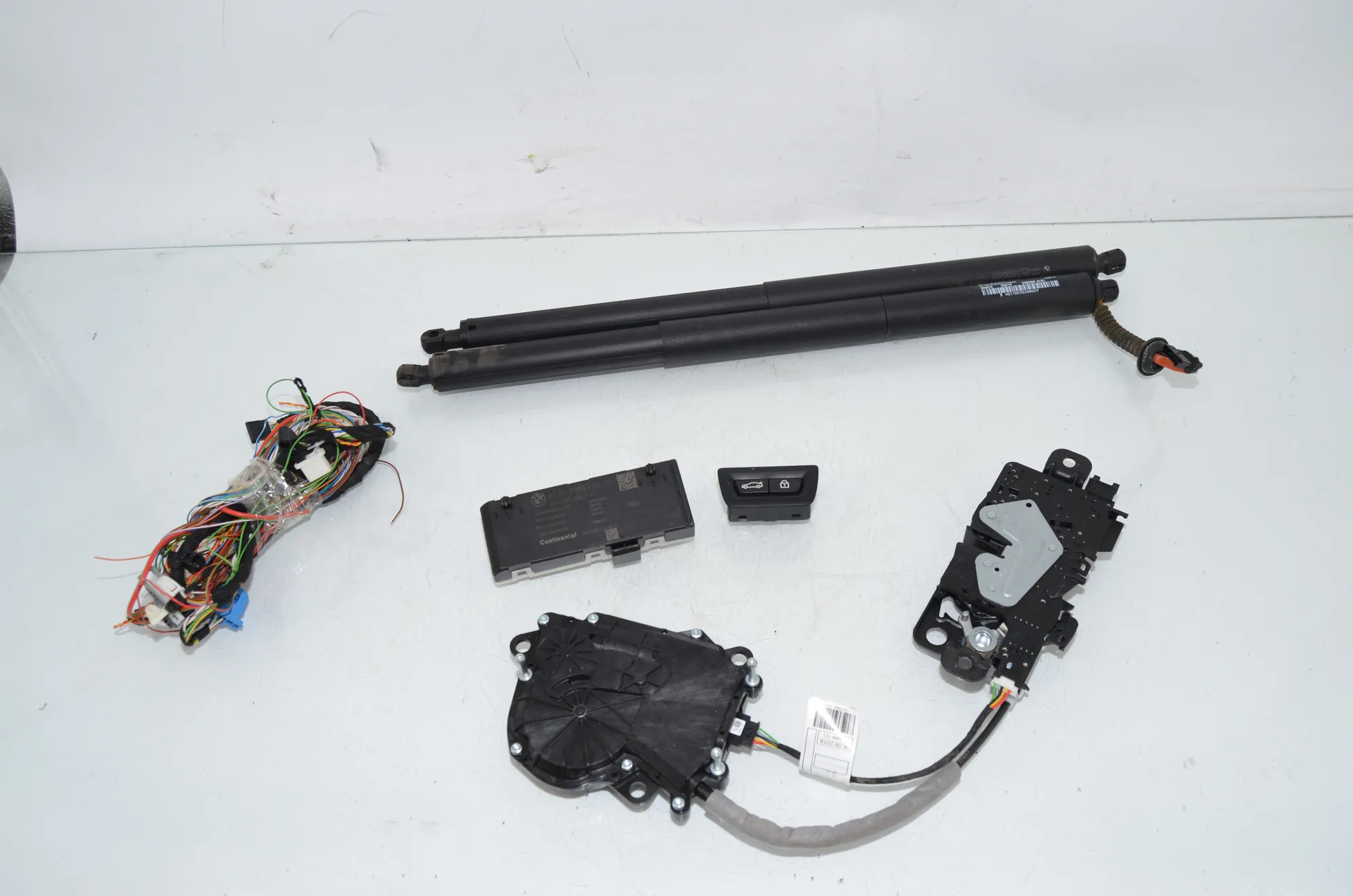 Electric Tailgate Opening Kit – OEM 7374006 · BMW X1 (F48) sDrive 18 d 2019