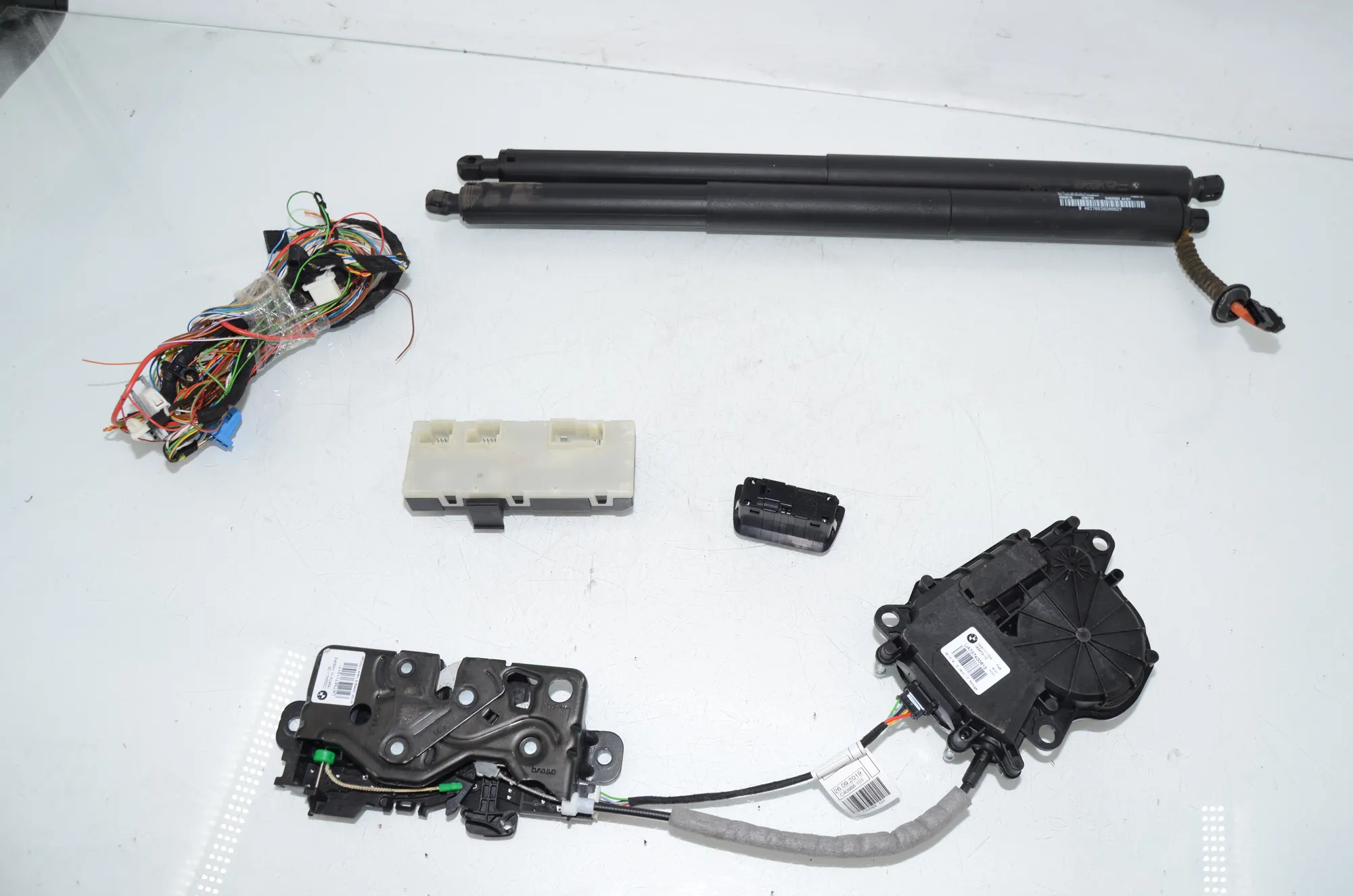 Electric Tailgate Opening Kit – OEM 7374006 · BMW X1 (F48) sDrive 18 d 2019 – 3