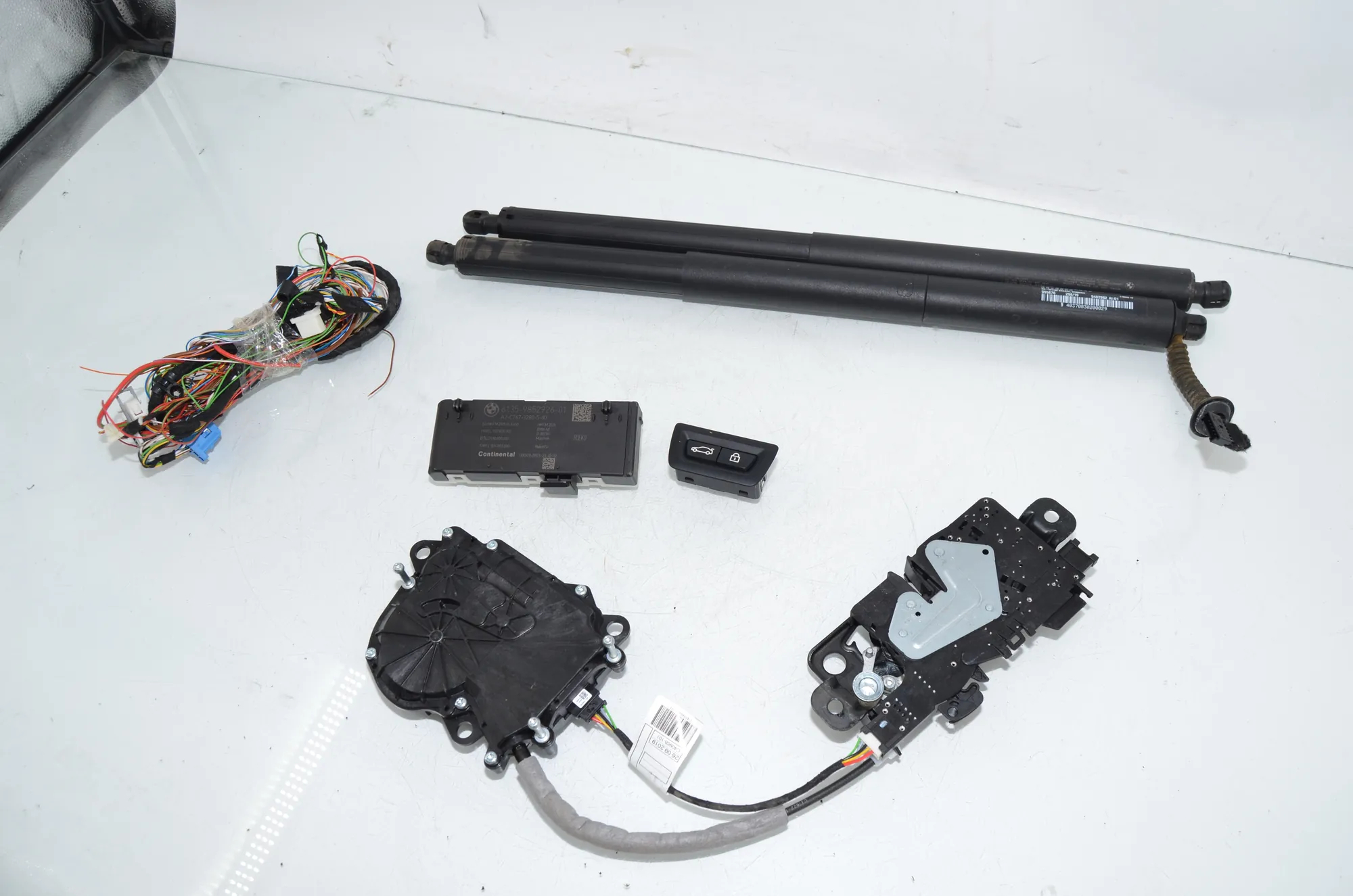 Electric Tailgate Opening Kit – OEM 7374006 · BMW X1 (F48) sDrive 18 d 2019 – 2