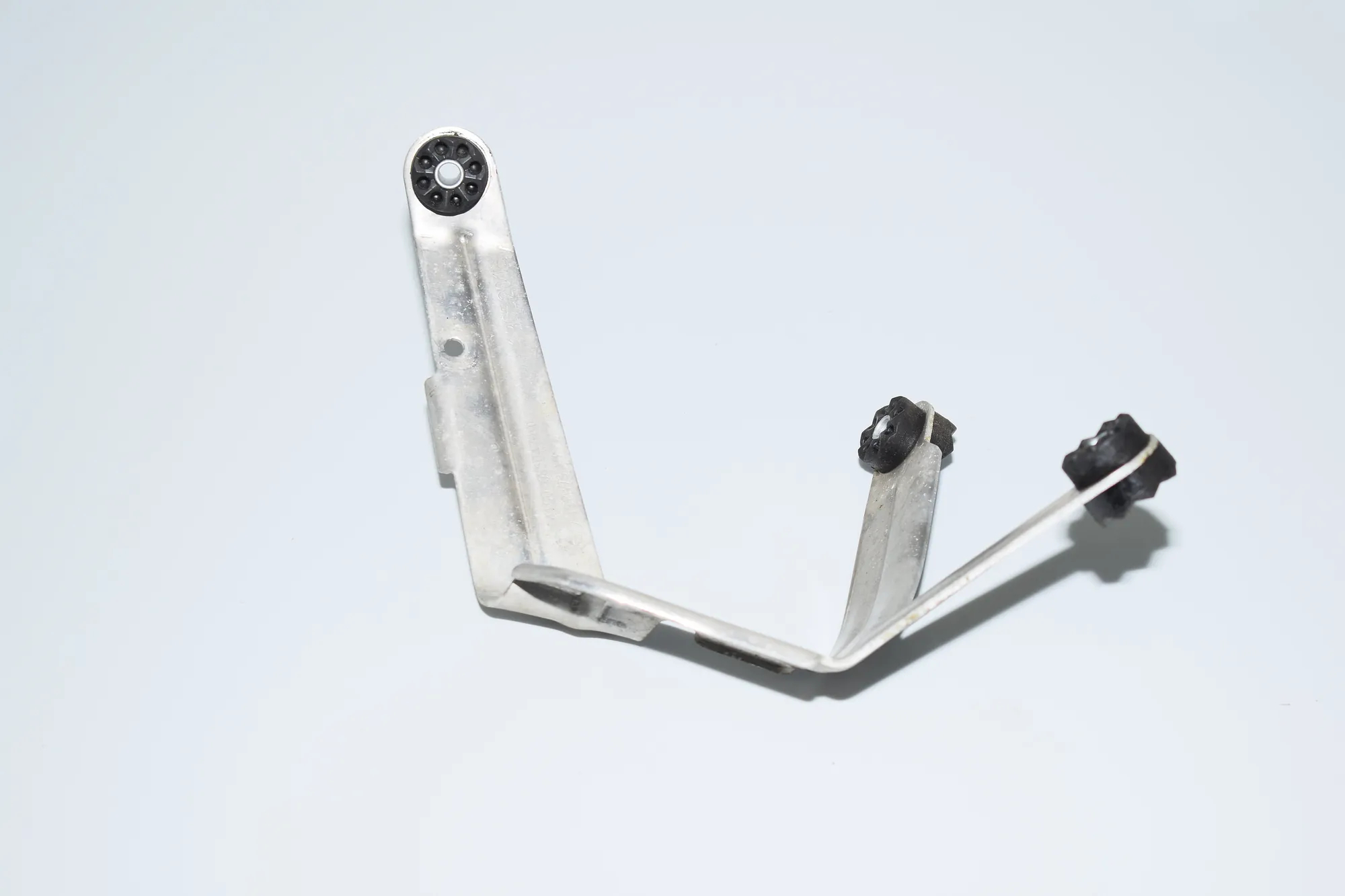 ABS Pump Holder – OEM 6850470 · BMW i3 (I01) Electric 2015