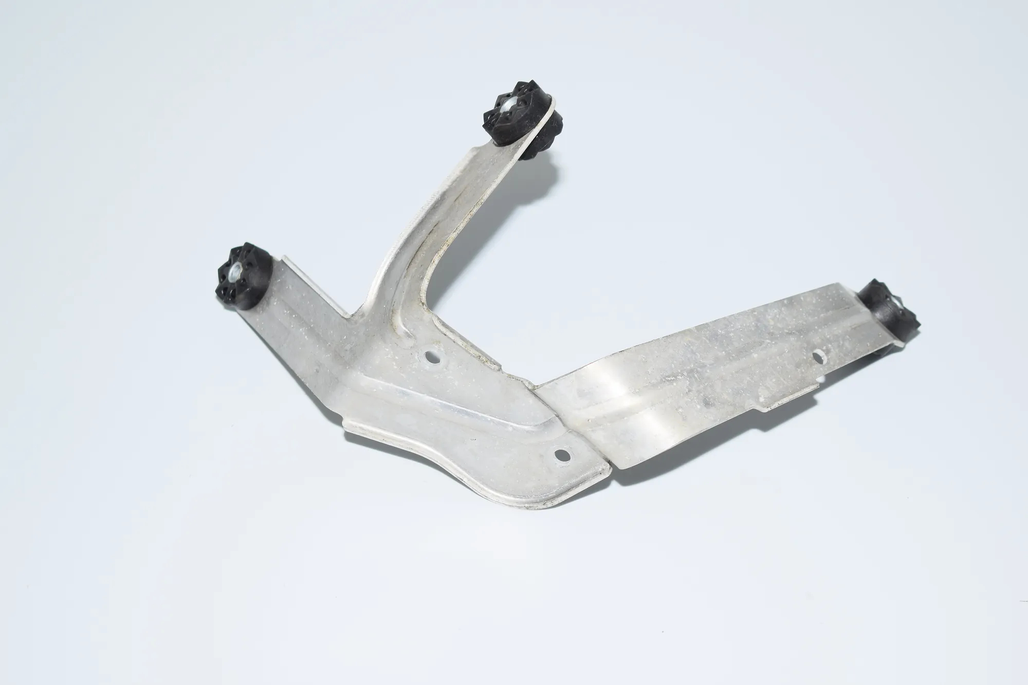 ABS Pump Holder – OEM 6850470 · BMW i3 (I01) Electric 2015 – 2