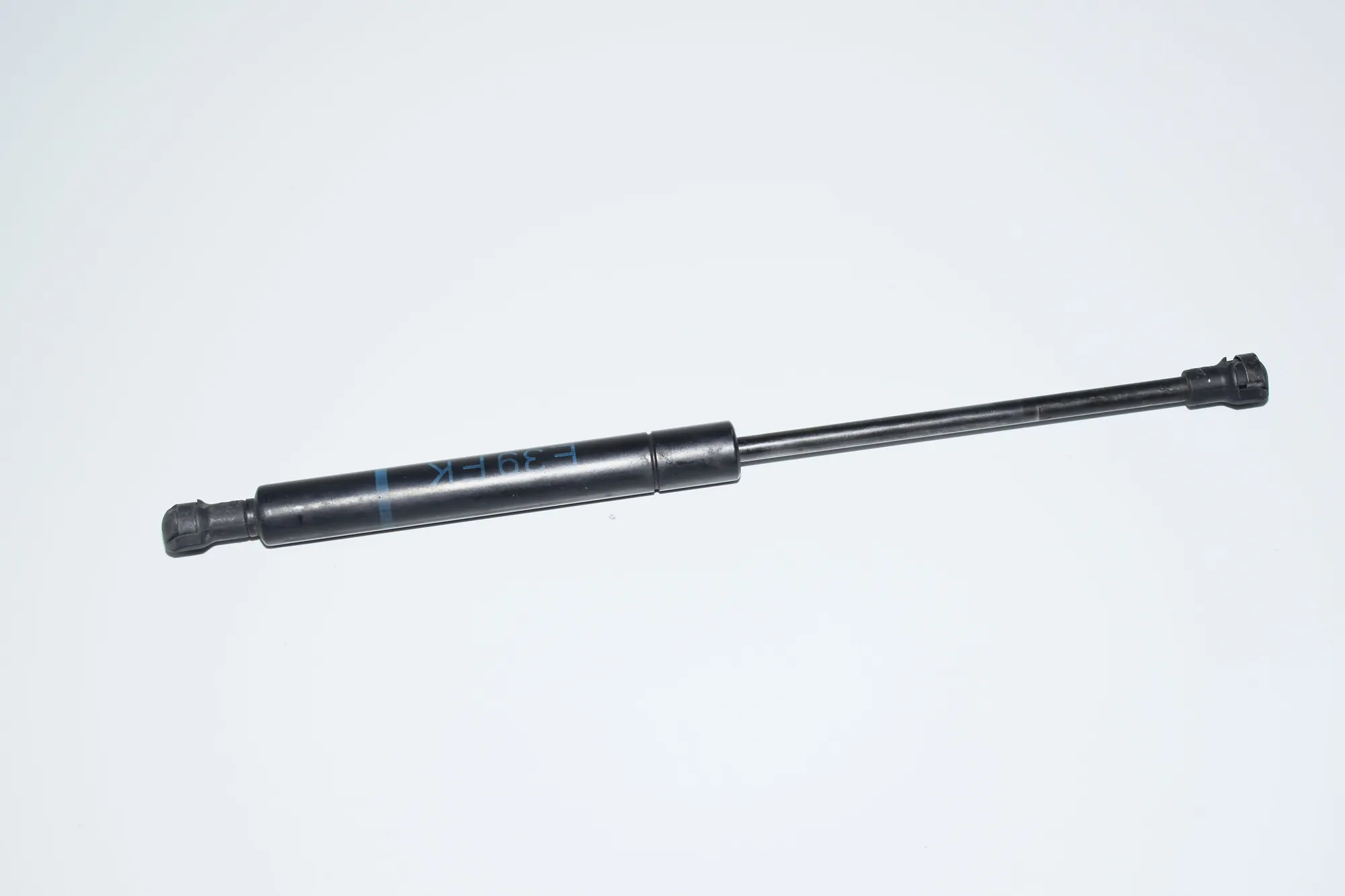 Front Left Bonnet Strut – OEM 8174866 · BMW 5 (E39) 530 d 2003