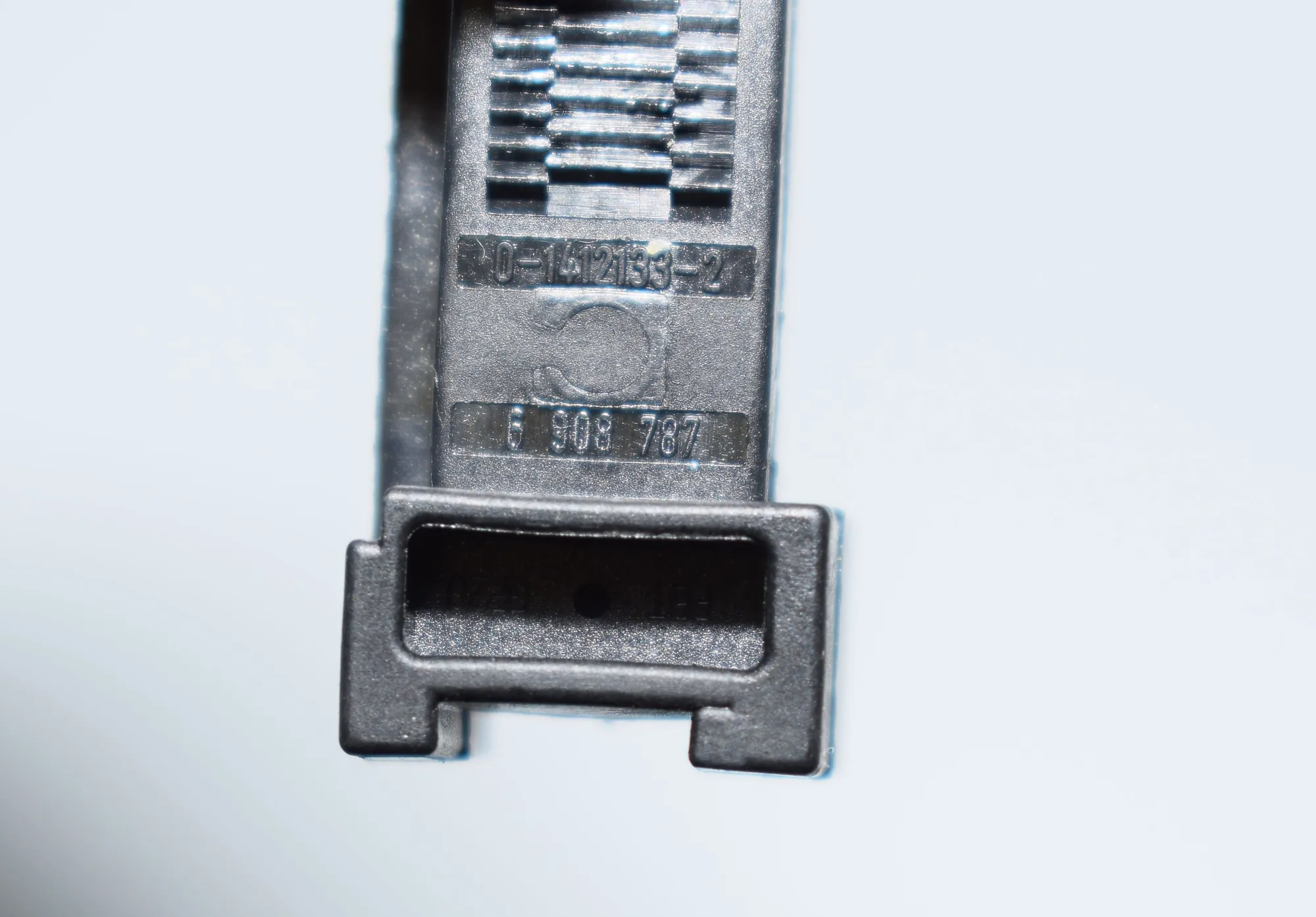 Brake Pedal Sensor – OEM 6908787 · BMW 5 (E39) 530 d 2003 – 3