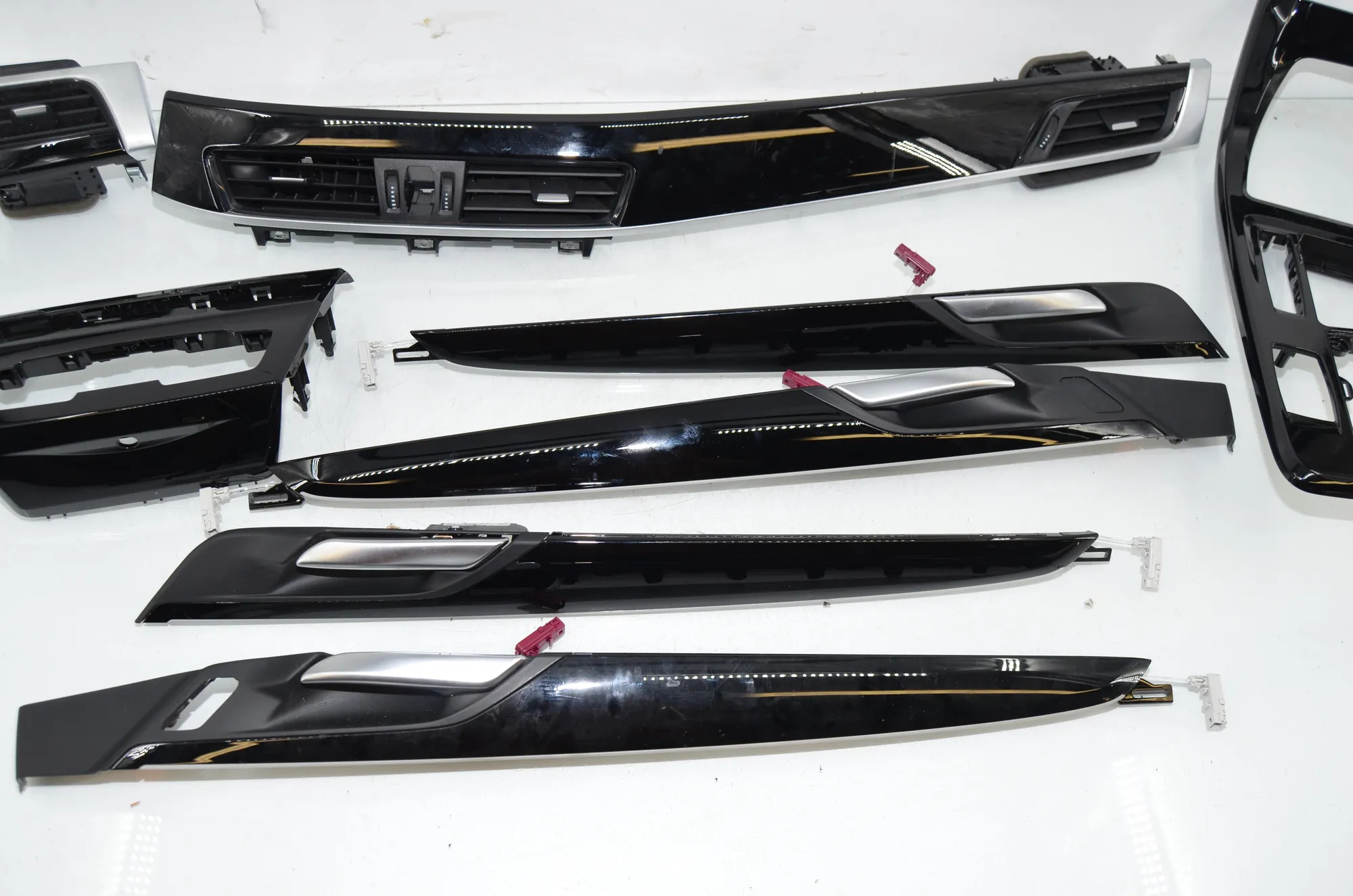 Interior Trim Strips Kit – OEM 9483799 · BMW X1 (F48) sDrive 18 d 2019 – 4