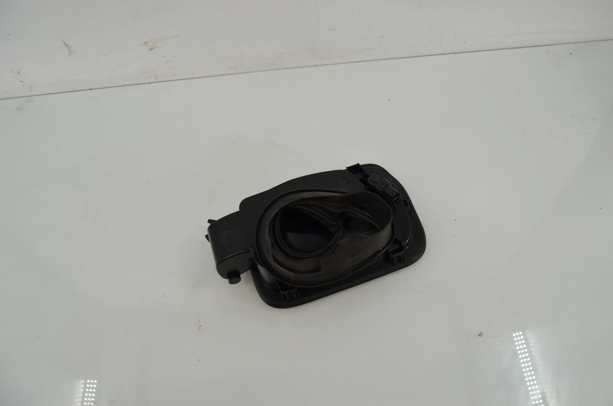 Fuel Tank Flap Cap – OEM 7458867 · BMW X1 (F48) sDrive 18 d 2019 – 4