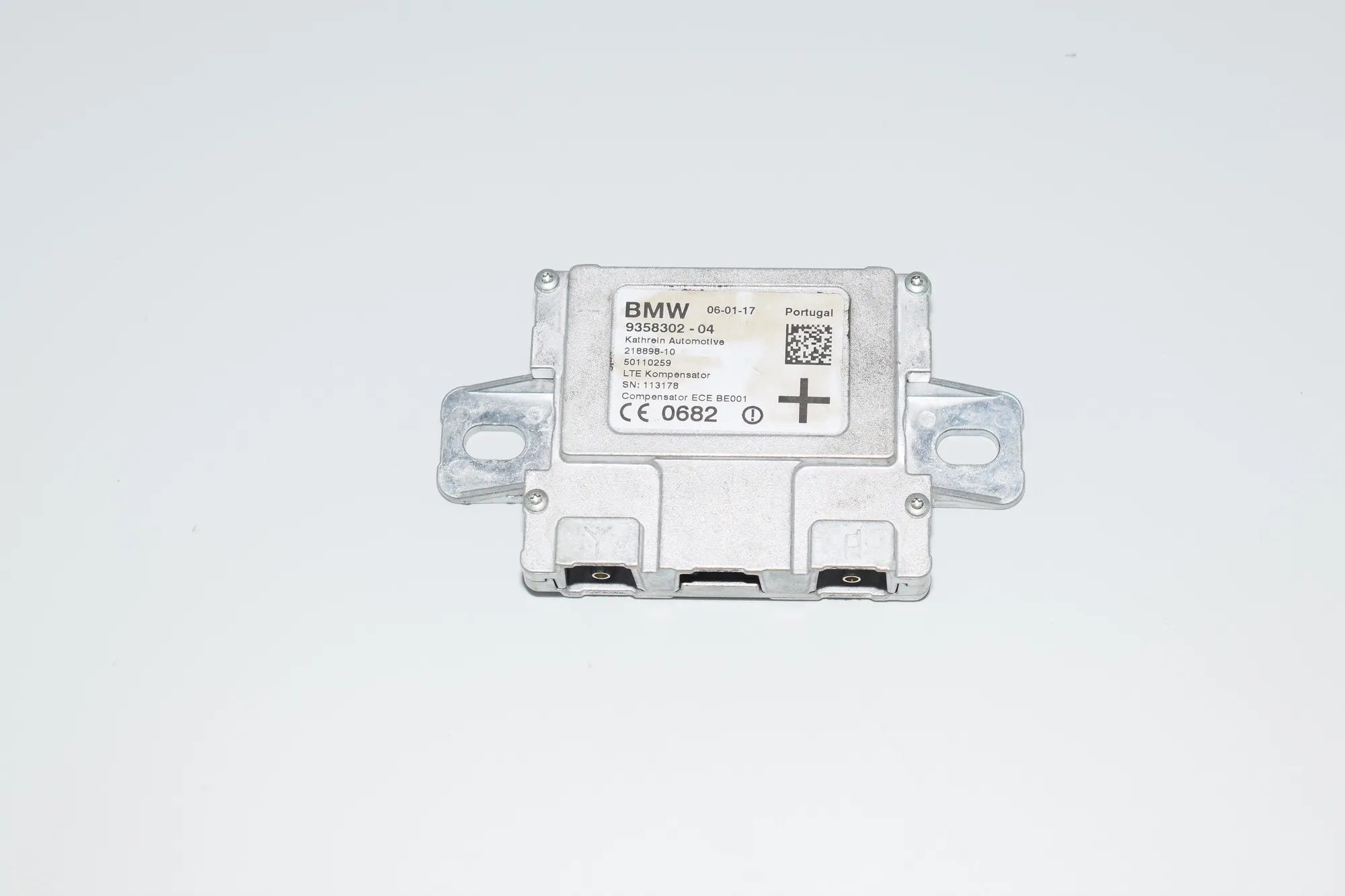 Antenna – OEM 9358302 · BMW 7 (G11, G12) BMW 7 (G11, G12) 730 d 2016