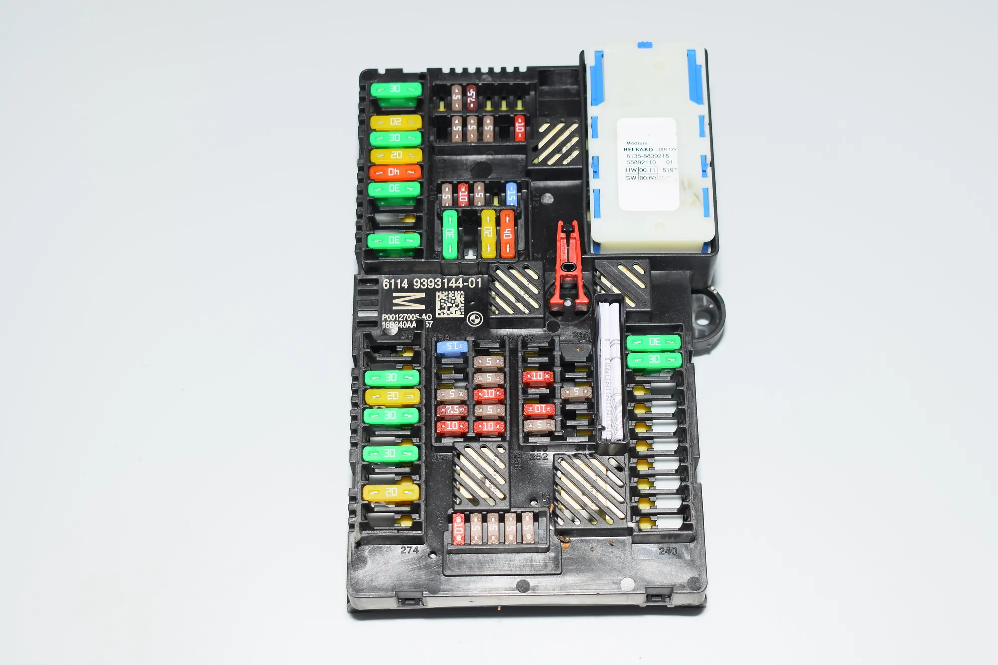 Fuse Box – OEM 9393144 · BMW 7 (G11, G12) BMW 7 (G11, G12) 730 d 2016 – 3