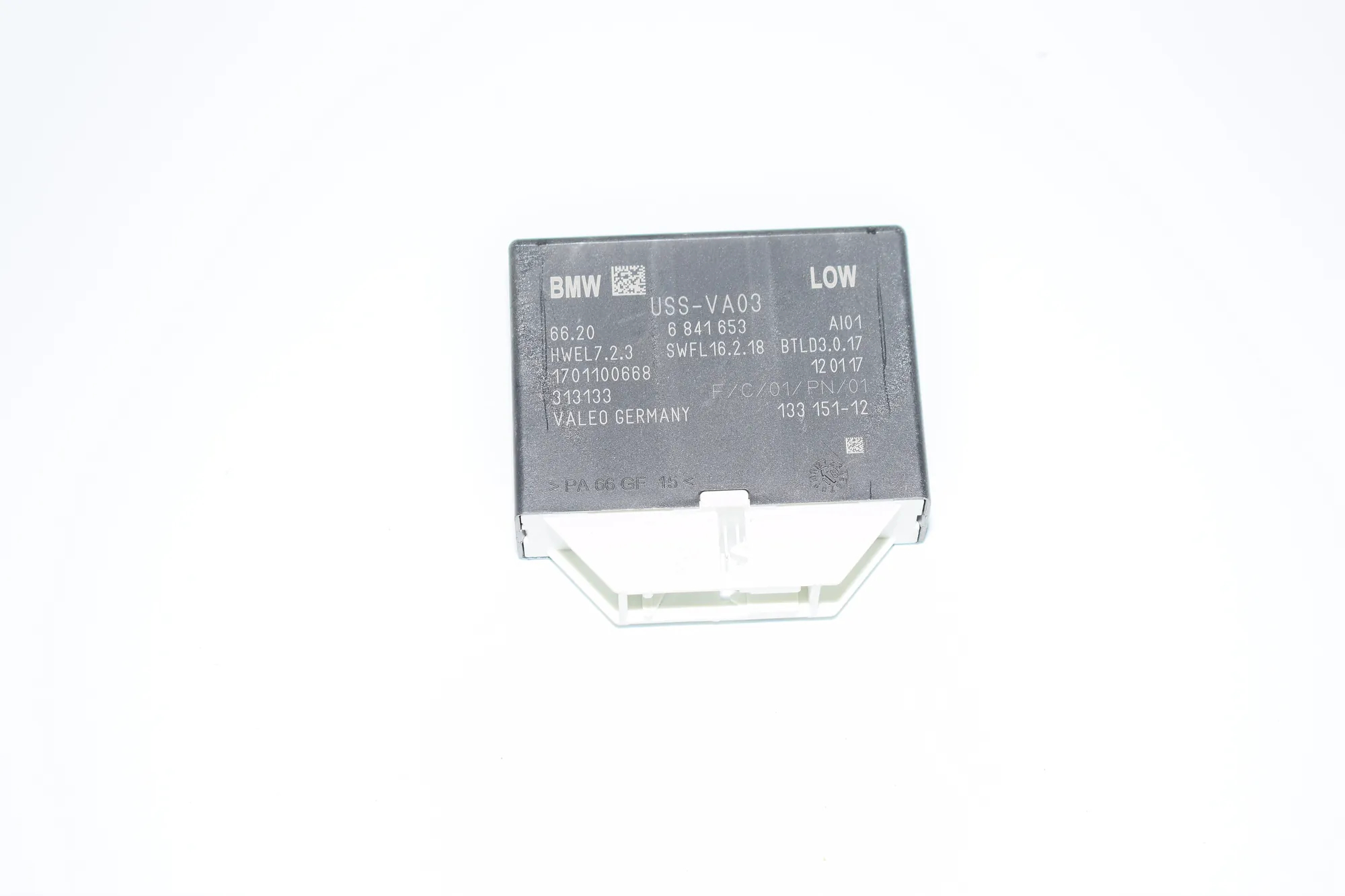 PDC Parking Sensor Control Unit – OEM 6841653 · BMW 7 (G11, G12) BMW 7 (G11, G12) 730 d 2016