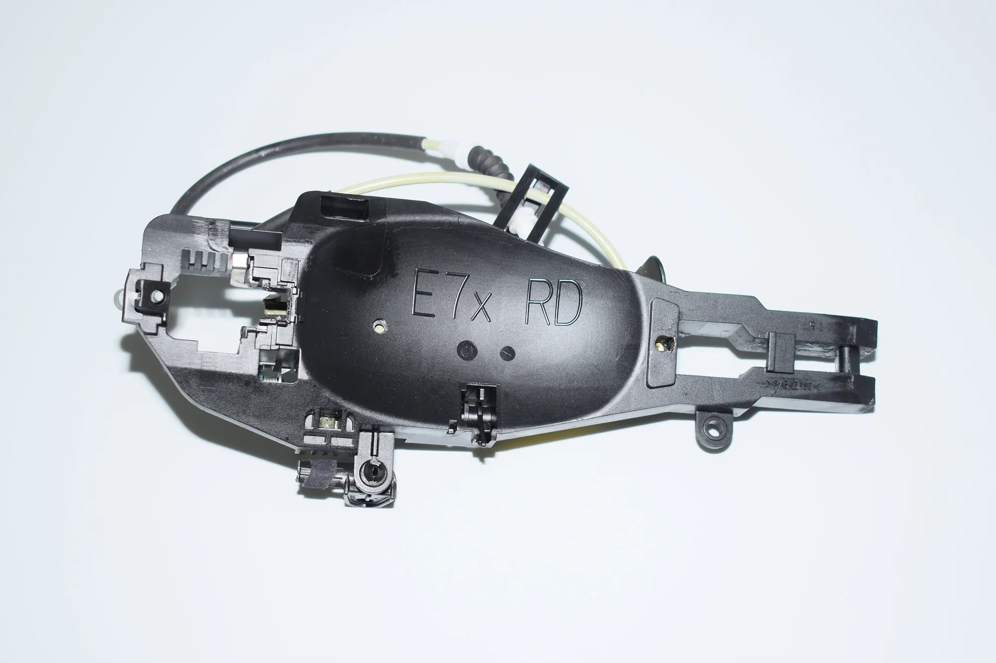 Rear Right Door Interior Handle Frame – OEM 7319339 · BMW X6 (E71, E72) BMW X6 (E71, E72) M 50 d 2012