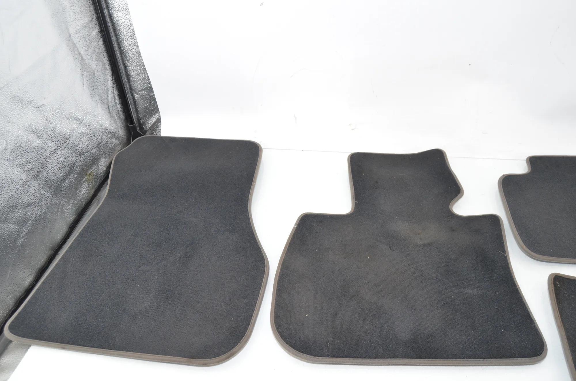 Floor Mat Set – OEM 7471533 · BMW X1 (F48) sDrive 18 d 2019 – 2