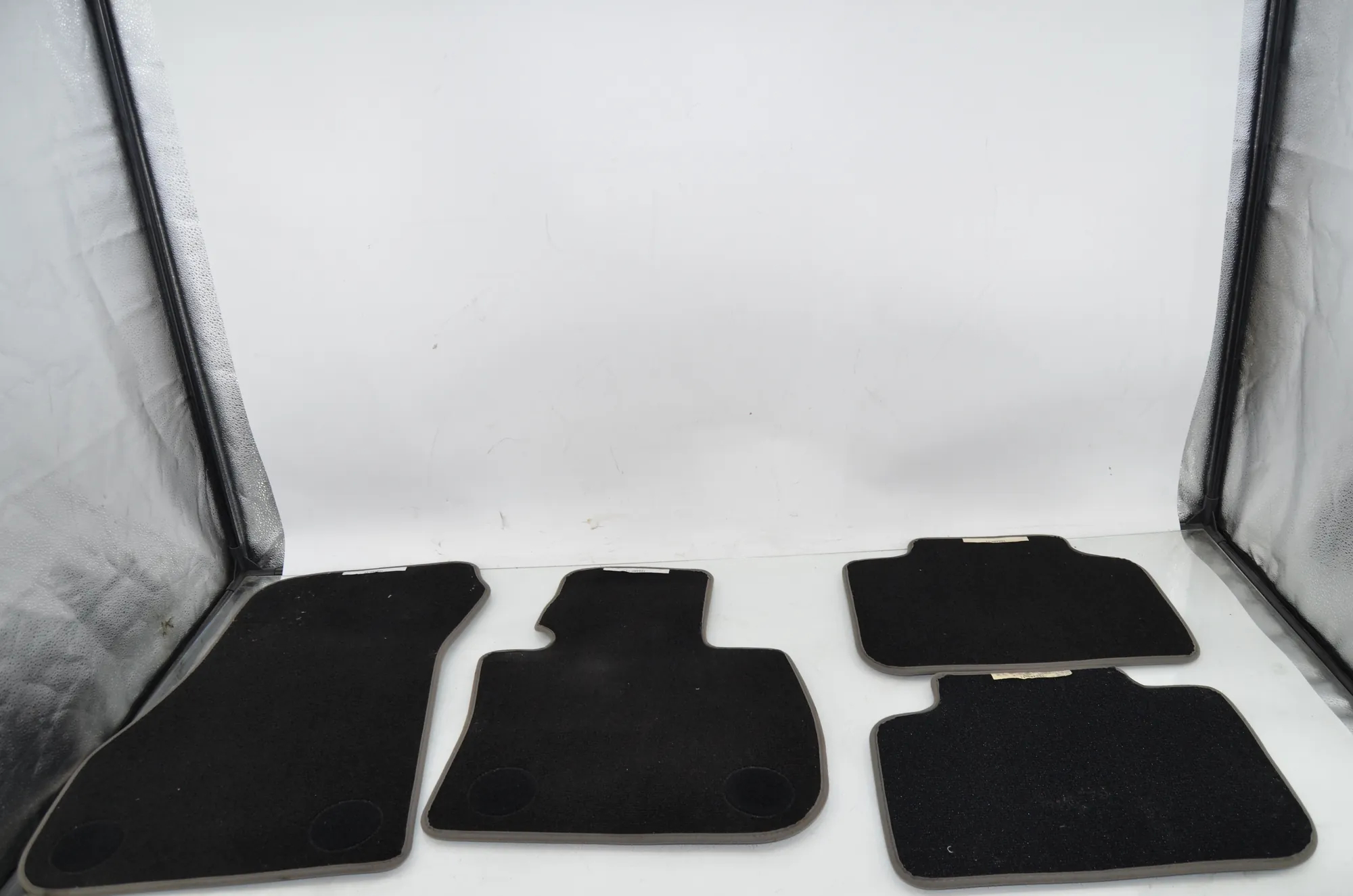 Floor Mat Set – OEM 7471533 · BMW X1 (F48) sDrive 18 d 2019 – 4
