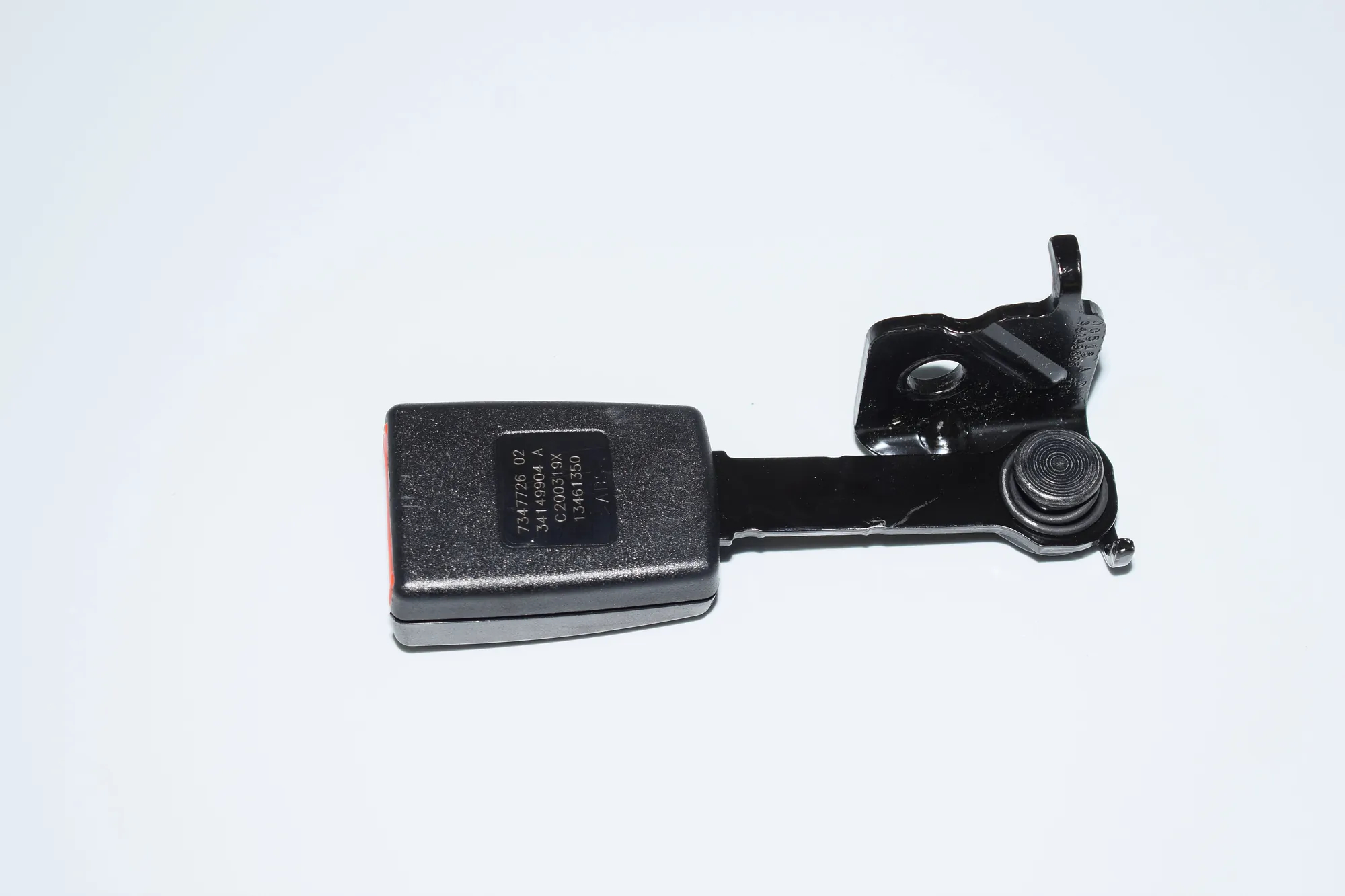 Rear Right Seat Buckle – OEM 7347726 · BMW i3 (I01) Electric 2019