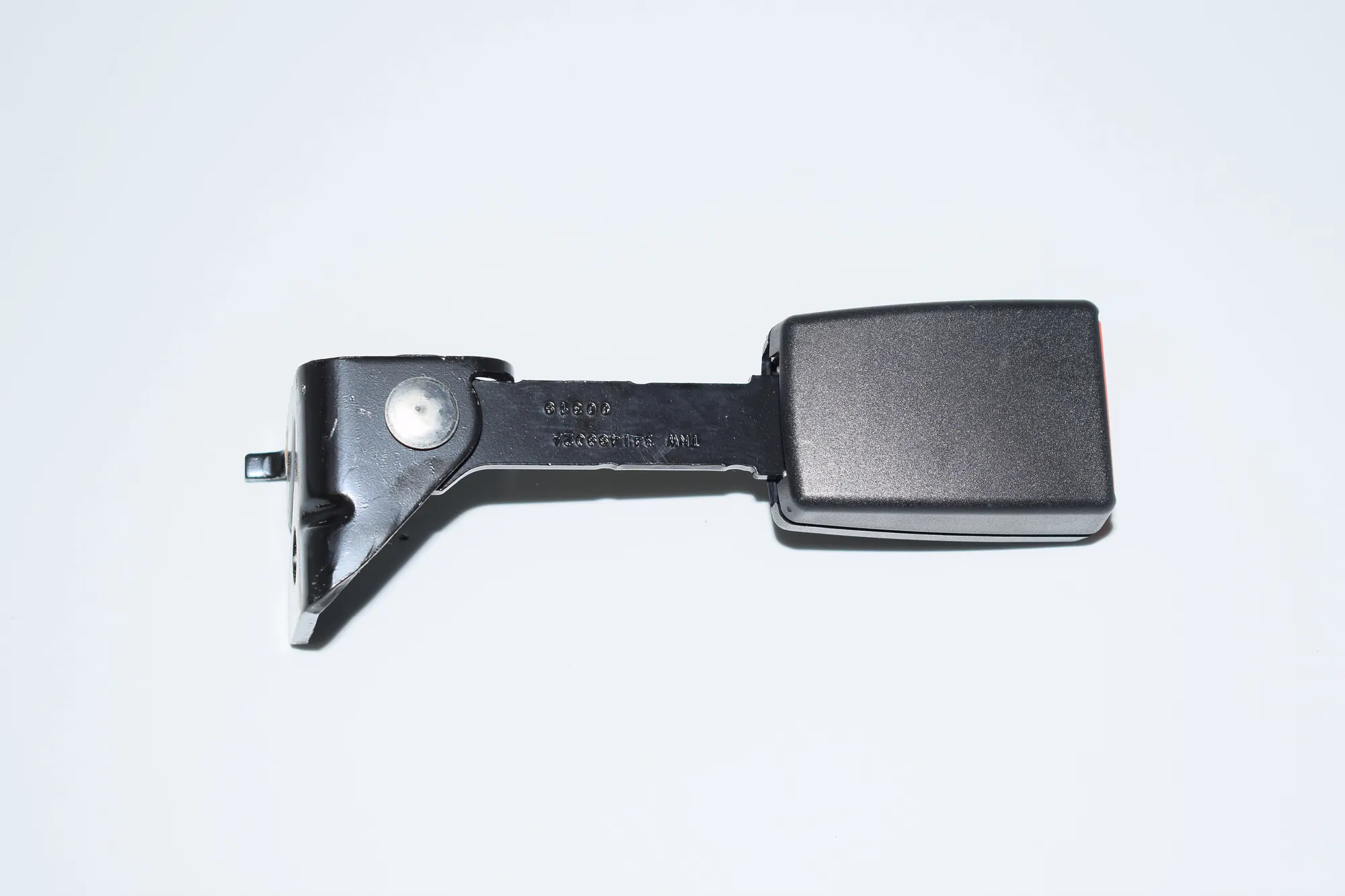 Rear Left Seat Buckle – OEM 7347725 · BMW i3 (I01) Electric 2019 – 2