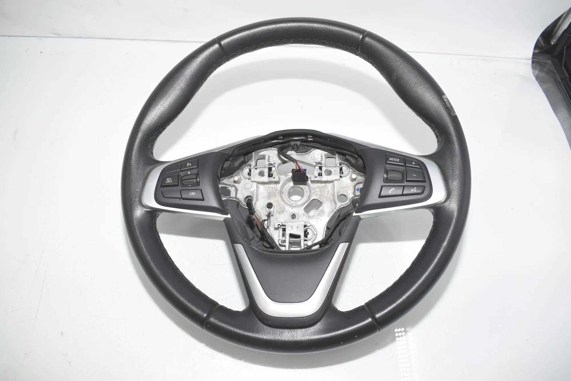 Steering Wheel – OEM 6877508 · BMW X1 (F48) sDrive 18 d 2019 – 2