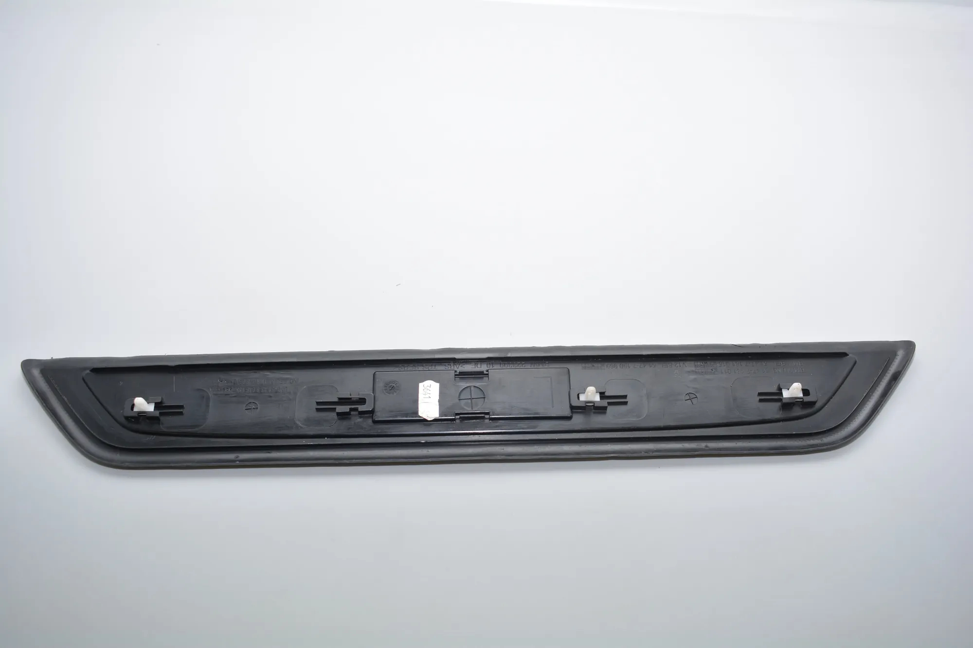 Front Left Sill Trim – OEM 7190969 · BMW 7 (F01, F02) BMW 7 (F01, F02) 760 i 2009 – 3