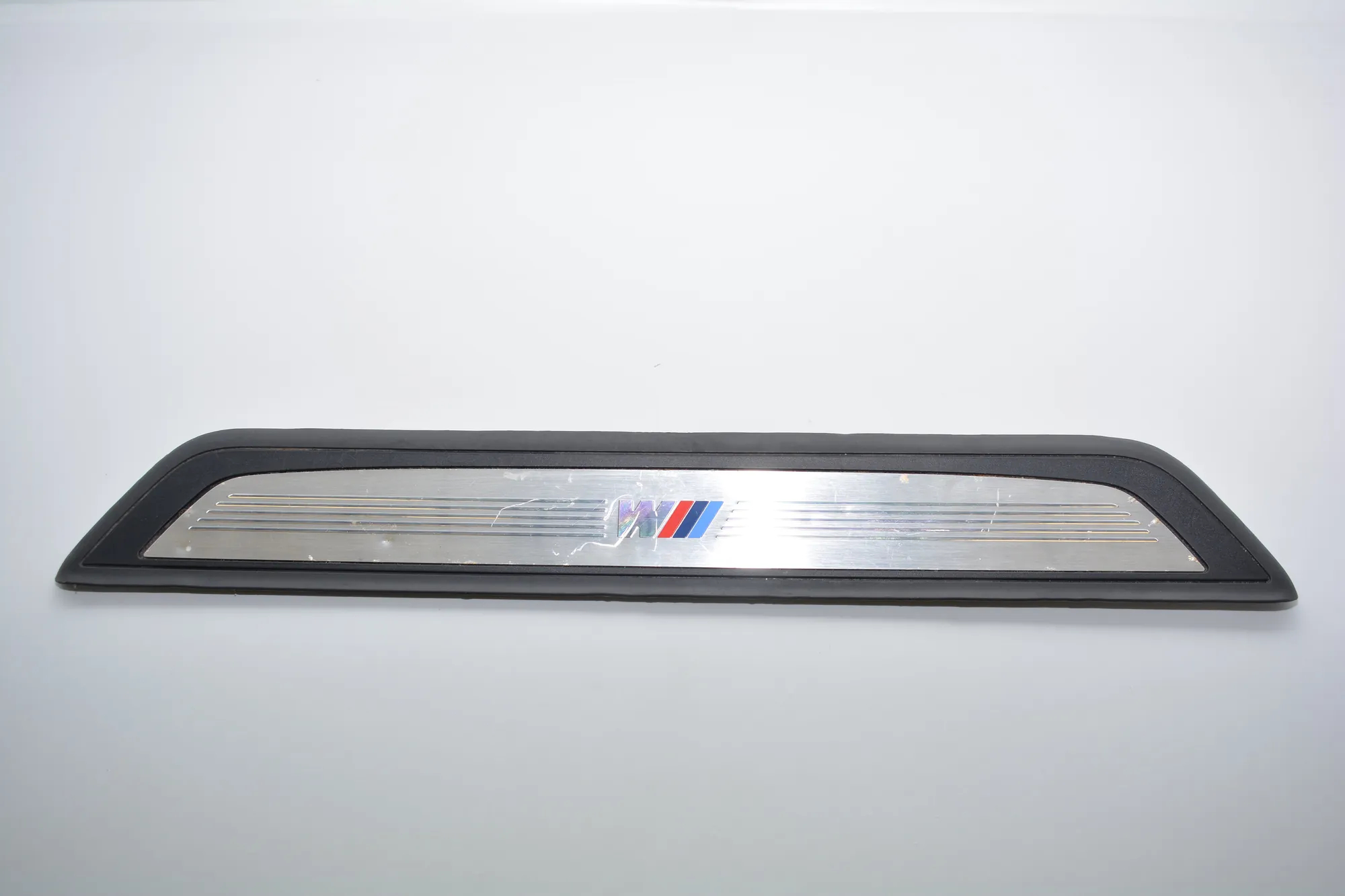 Front Left Sill Trim – OEM 7190969 · BMW 7 (F01, F02) BMW 7 (F01, F02) 760 i 2009