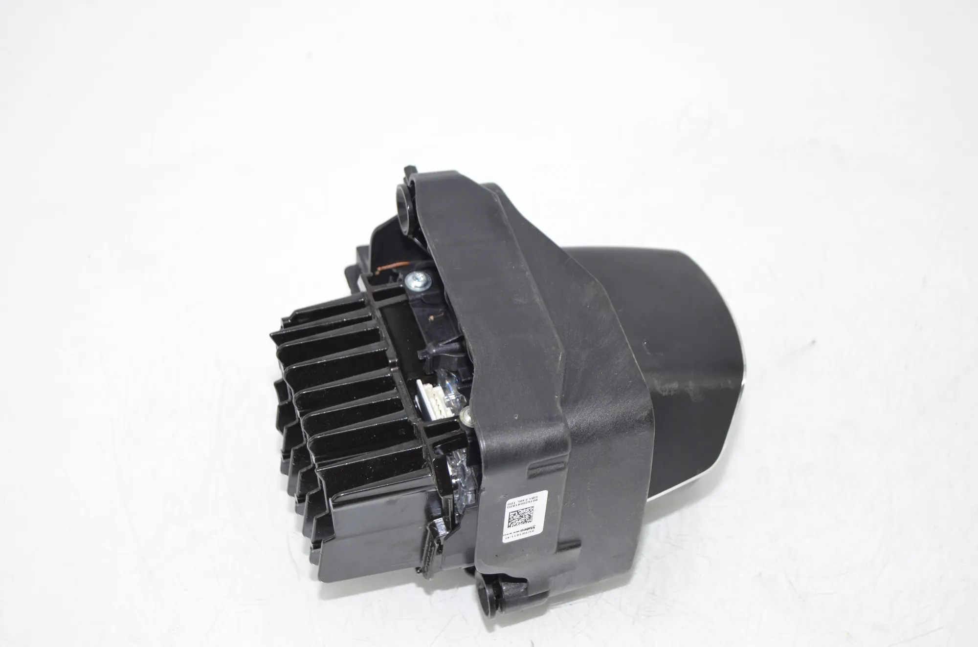 LED Lights Control Unit – OEM 90147415 · BMW X1 (F48) sDrive 18 d 2019 – 3