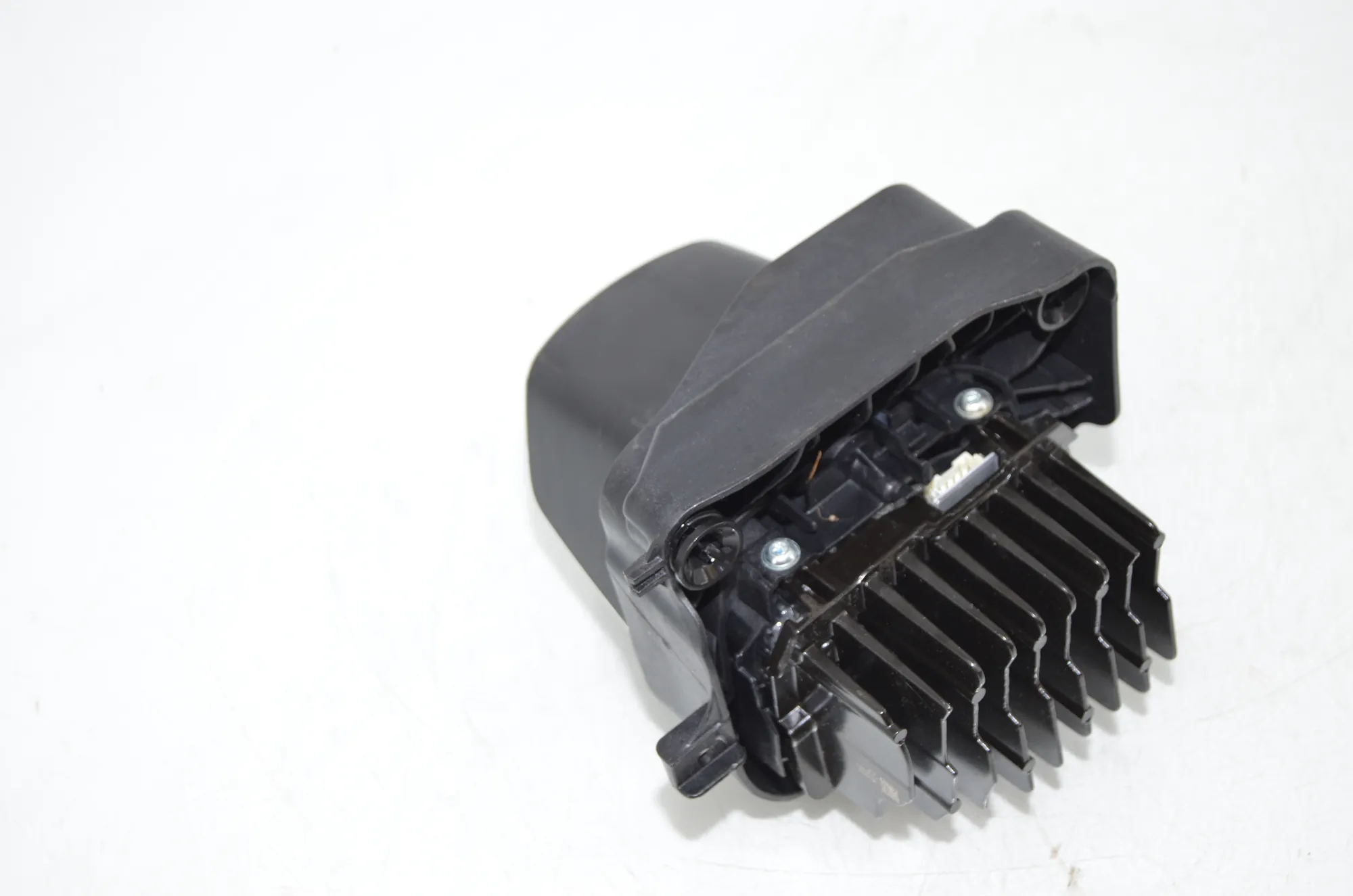 LED Lights Control Unit – OEM 90147415 · BMW X1 (F48) sDrive 18 d 2019 – 4