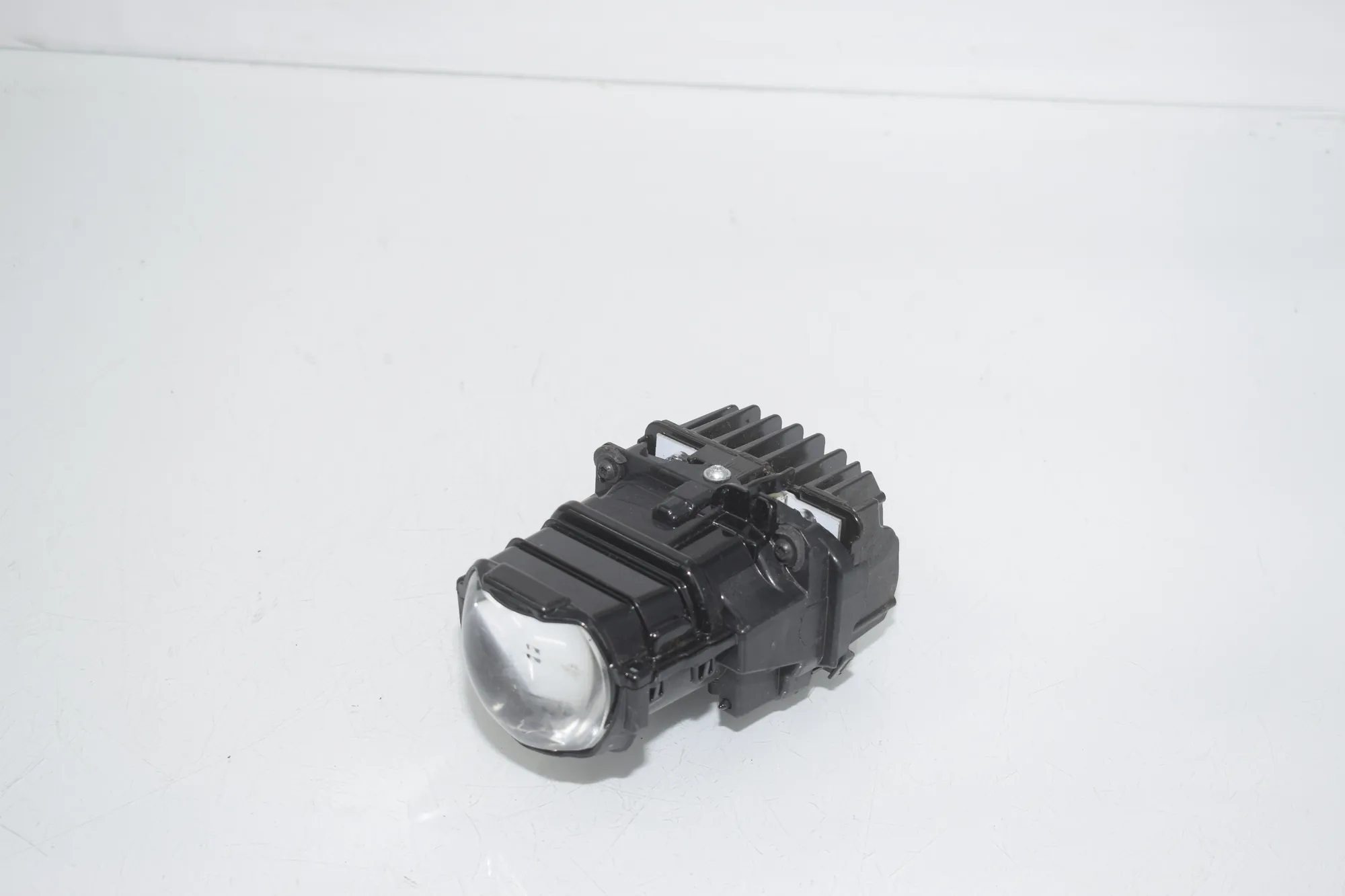 LED Lights Control Unit – OEM 90147413 · BMW X1 (F48) sDrive 18 d 2019 – 3