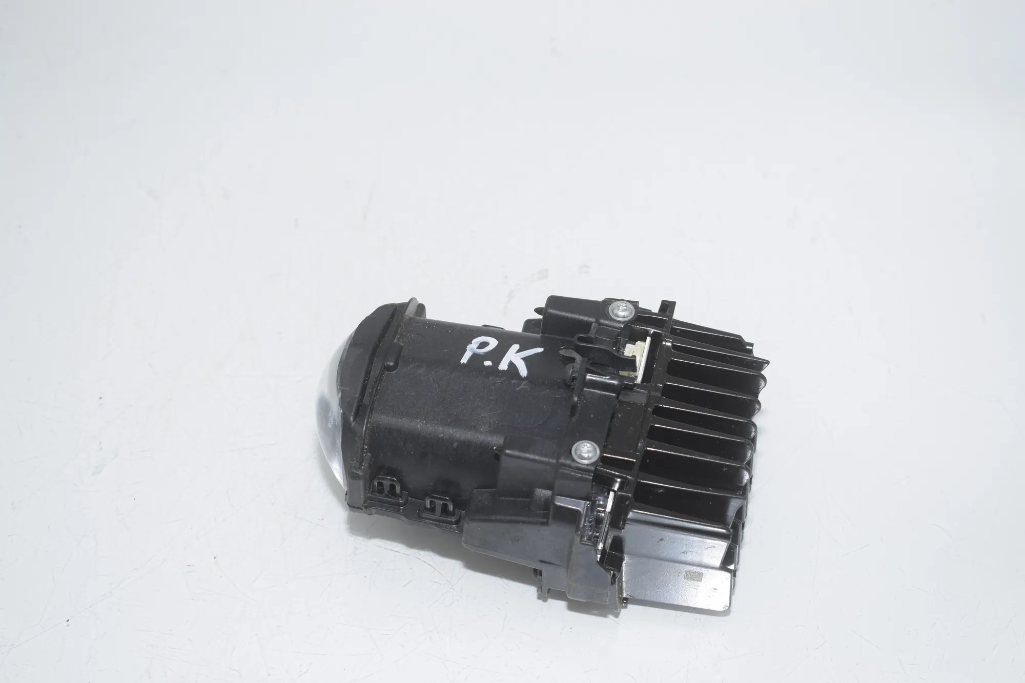 LED Lights Control Unit – OEM 90147413 · BMW X1 (F48) sDrive 18 d 2019 – 2