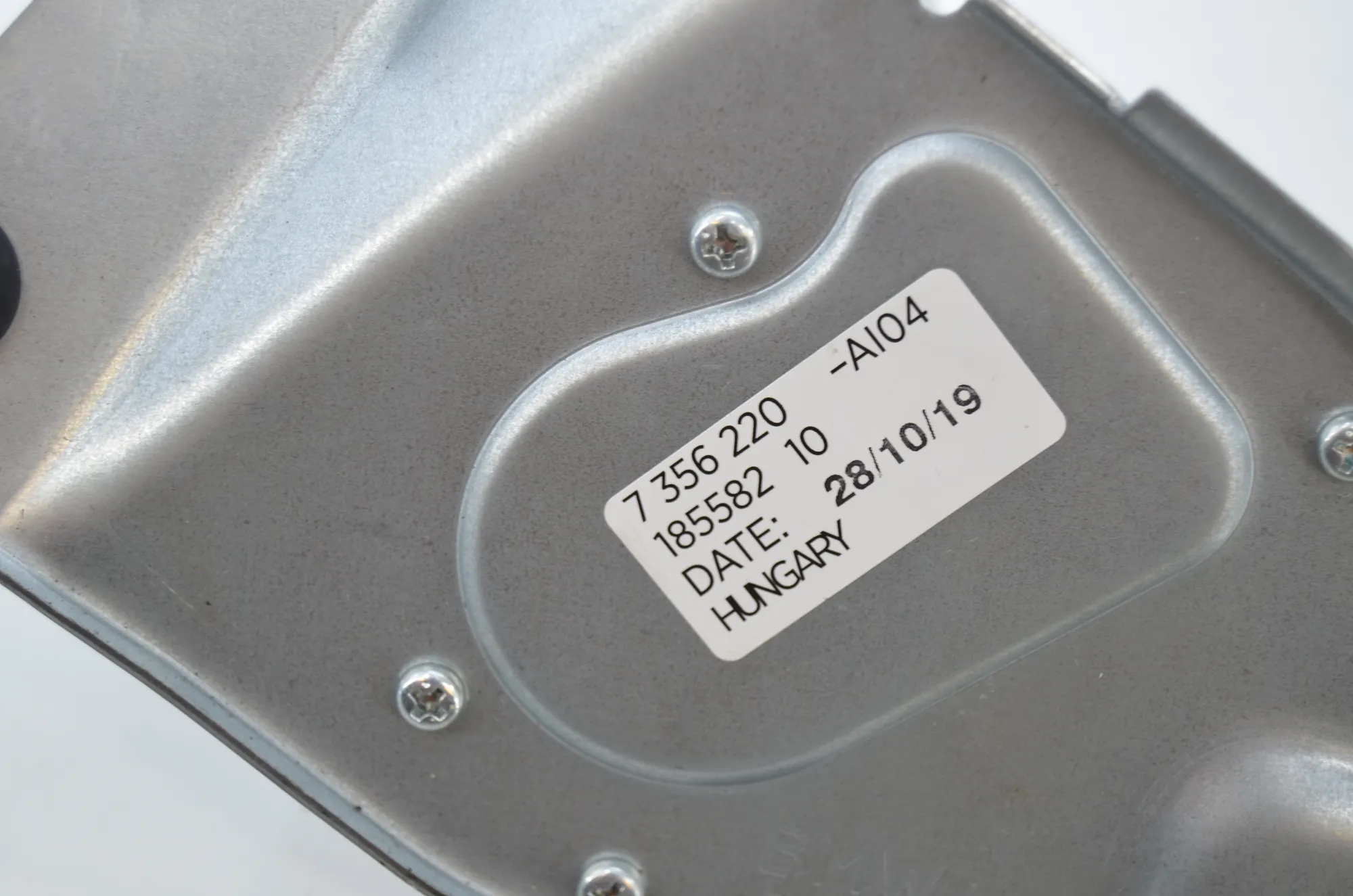 Tailgate Window Wiper Motor – OEM 7356220 · BMW X1 (F48) sDrive 18 d 2019 – 4