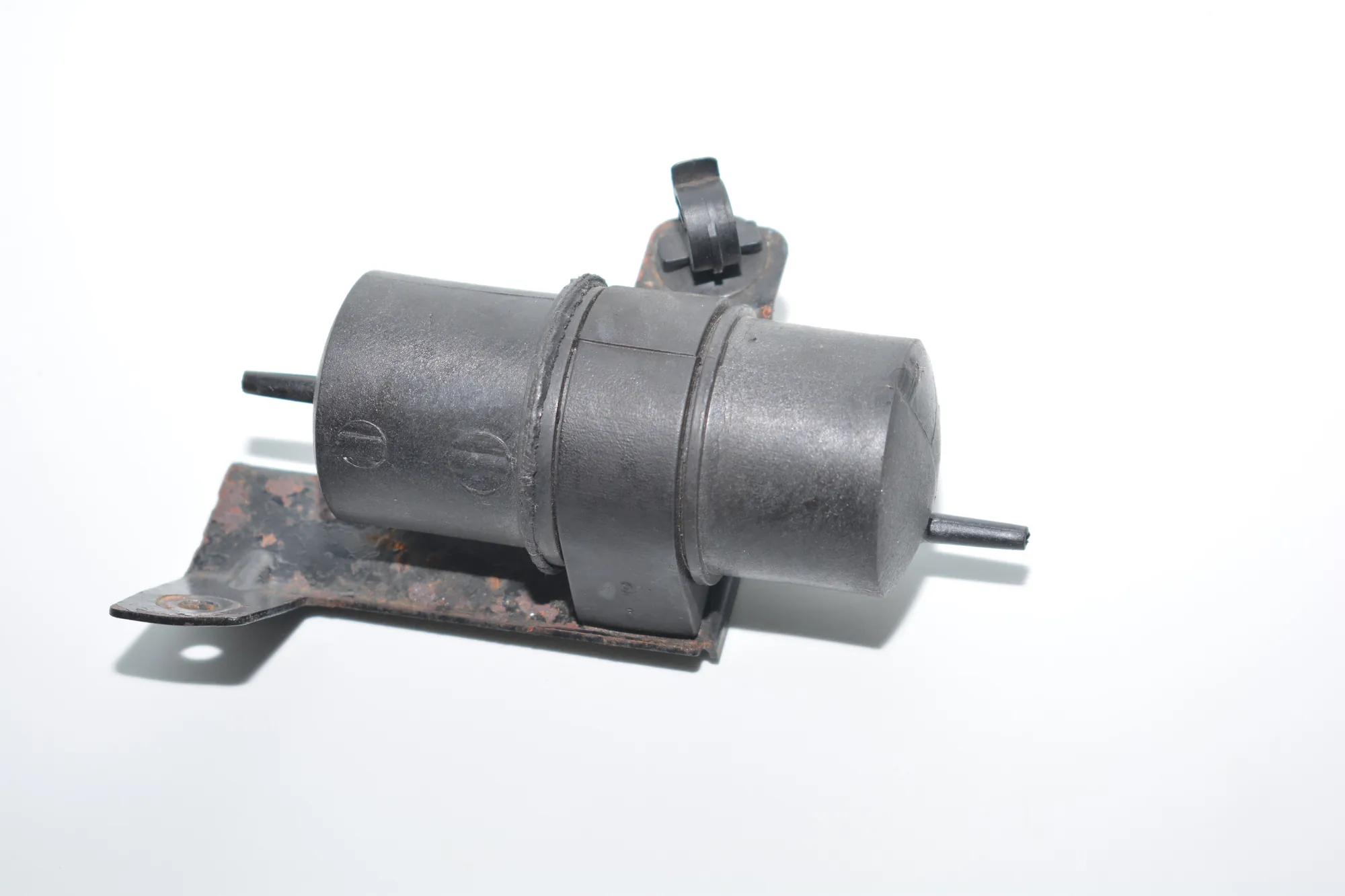 Other Engine Compartment Parts – OEM 1312762 · BMW X5 (E53) 4.6 is 2003 – 3