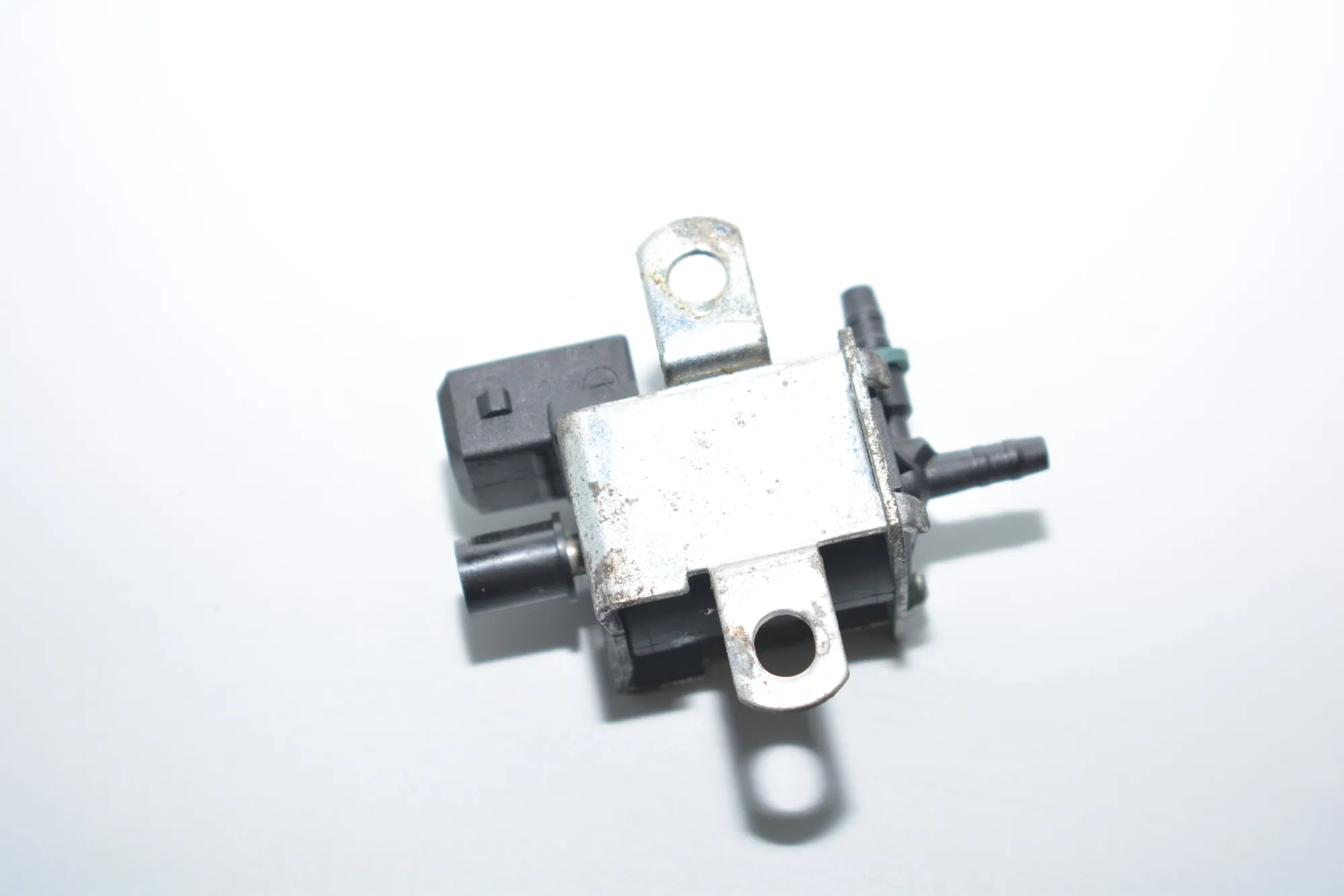 Solenoid Valve – OEM 1742711 · BMW X5 (E53) 4.6 is 2003 – 3