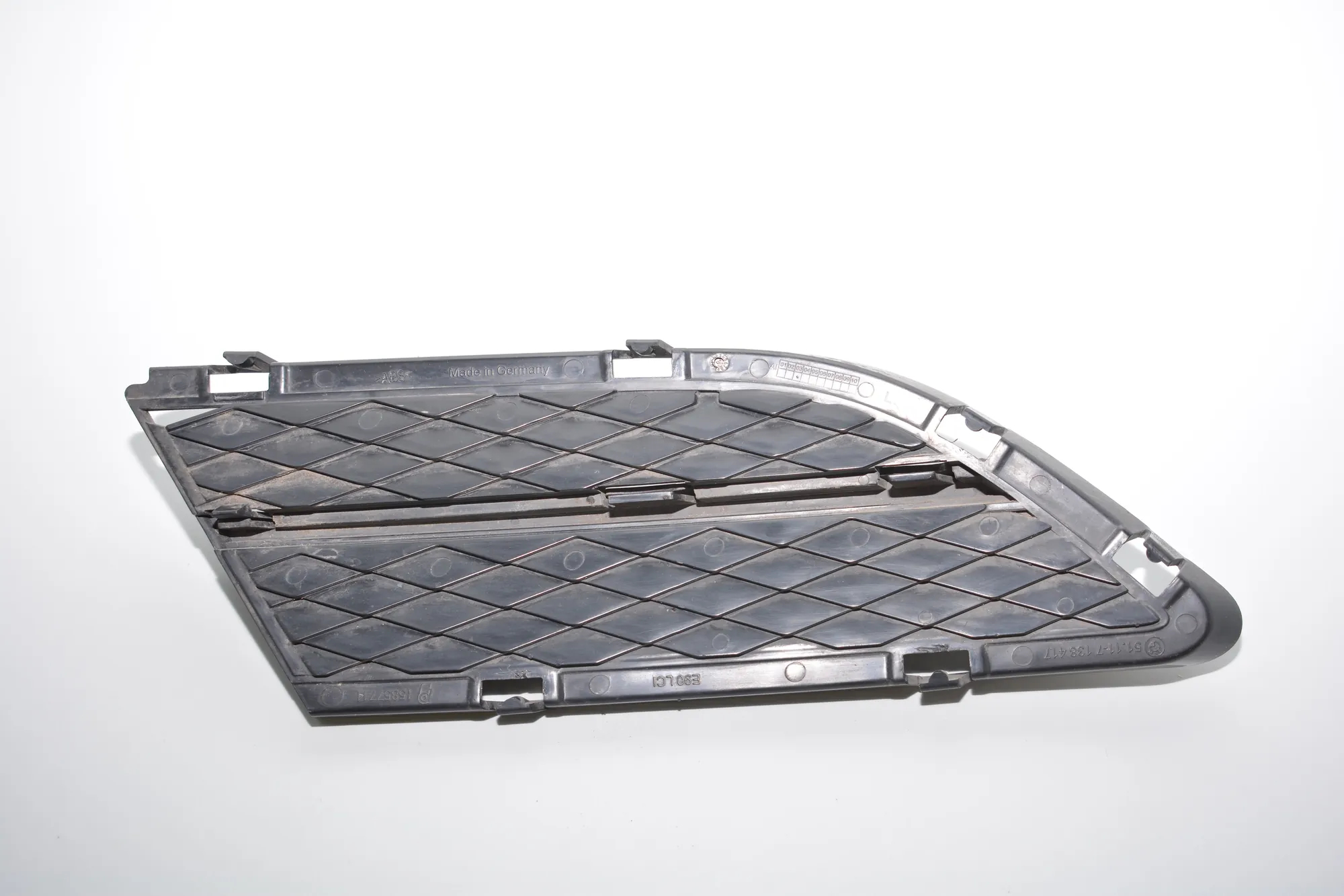 Front Left Grill – OEM 7138417 · BMW 3 Touring (E91) 320 d 2009 – 2