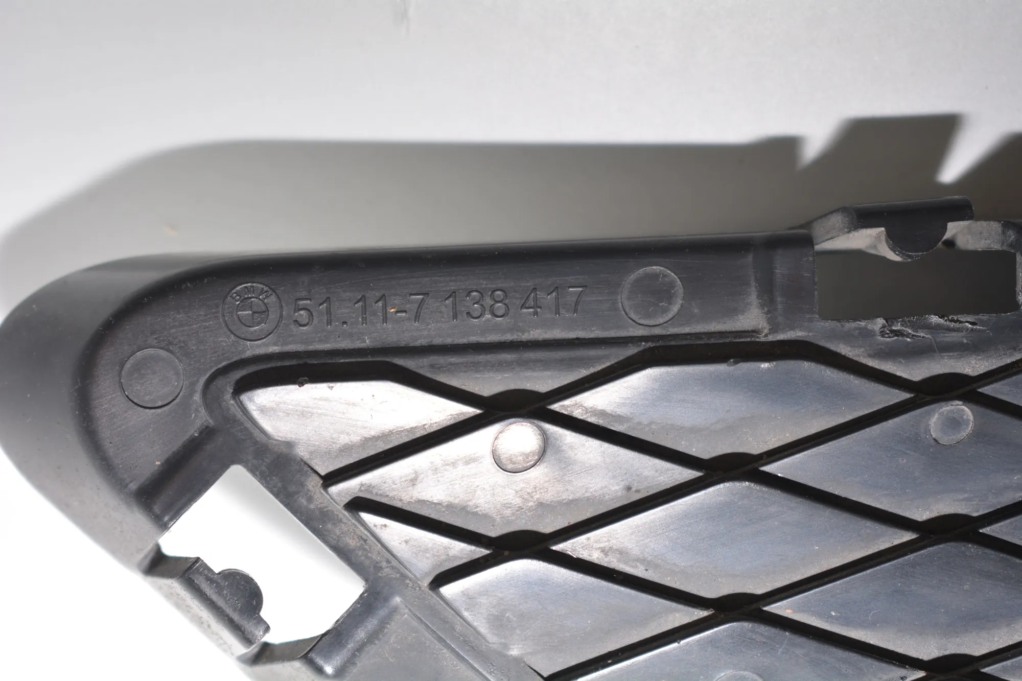 Front Left Grill – OEM 7138417 · BMW 3 Touring (E91) 320 d 2009 – 5