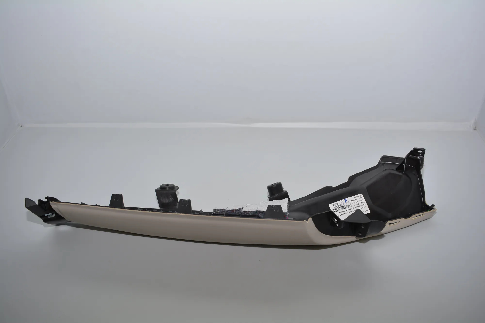 Right Side Pillar Trim – OEM 7411642 · BMW 7 (G11, G12) BMW 7 (G11, G12) 725 d, Ld 2015 – 4