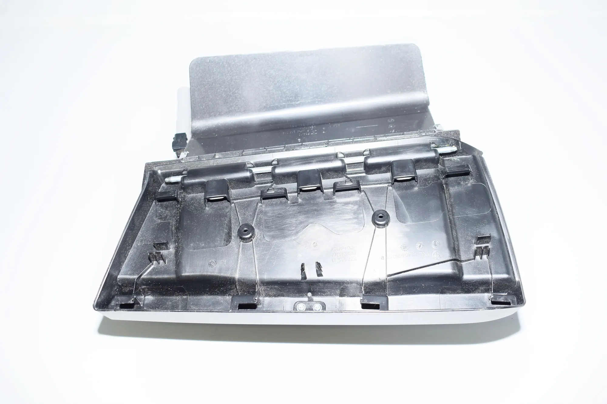 Glove Compartment – OEM 9283020 · BMW i3 (I01) Electric 2016 – 3