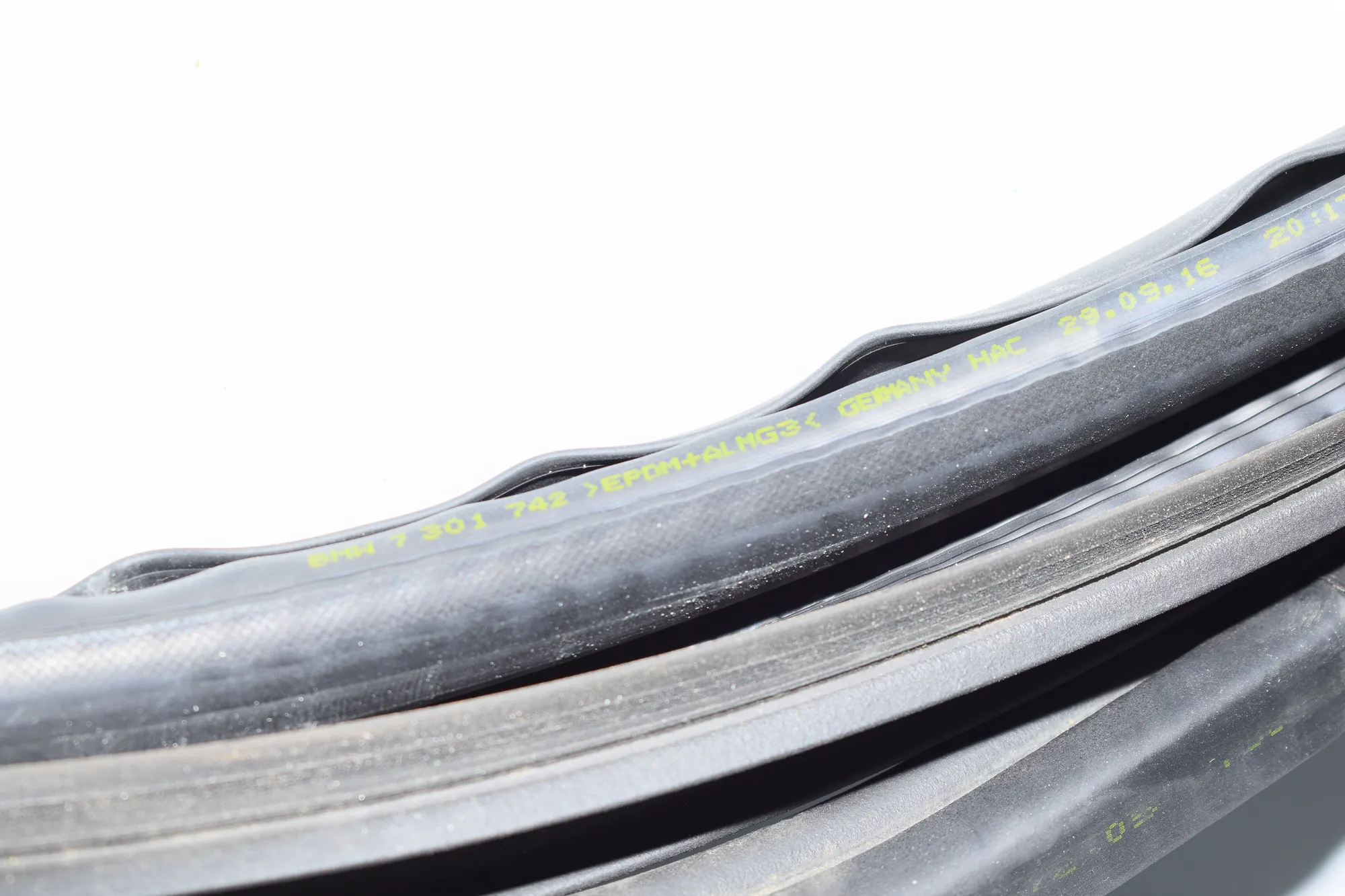 Front Right Door Seal Rubber – OEM 7301742 · BMW i3 (I01) Electric 2016 – 3