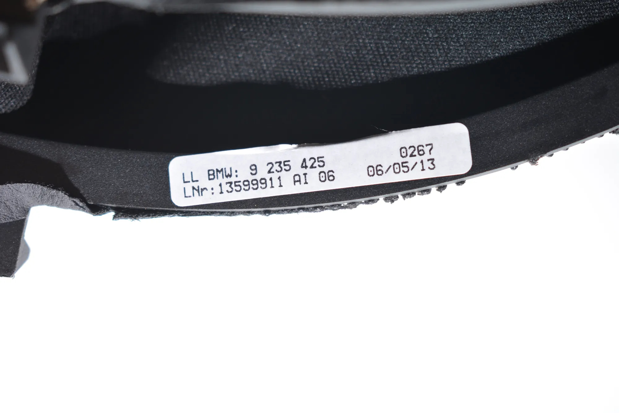 Handbrake Handle Trim – OEM 9235425 · BMW 3 Touring (F31) 320 d 2013 – 4