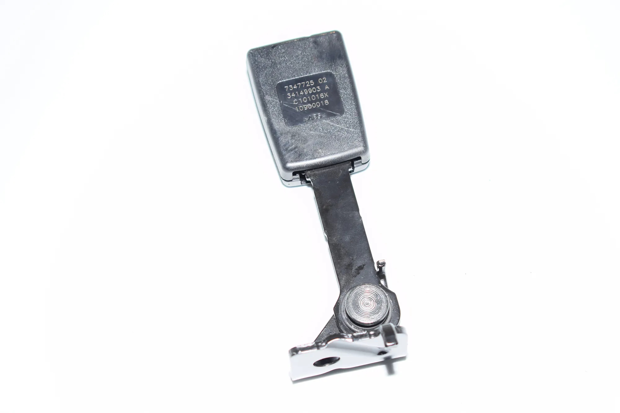 Rear Left Seat Buckle – OEM 7347725 · BMW i3 (I01) Electric 2016 – 2