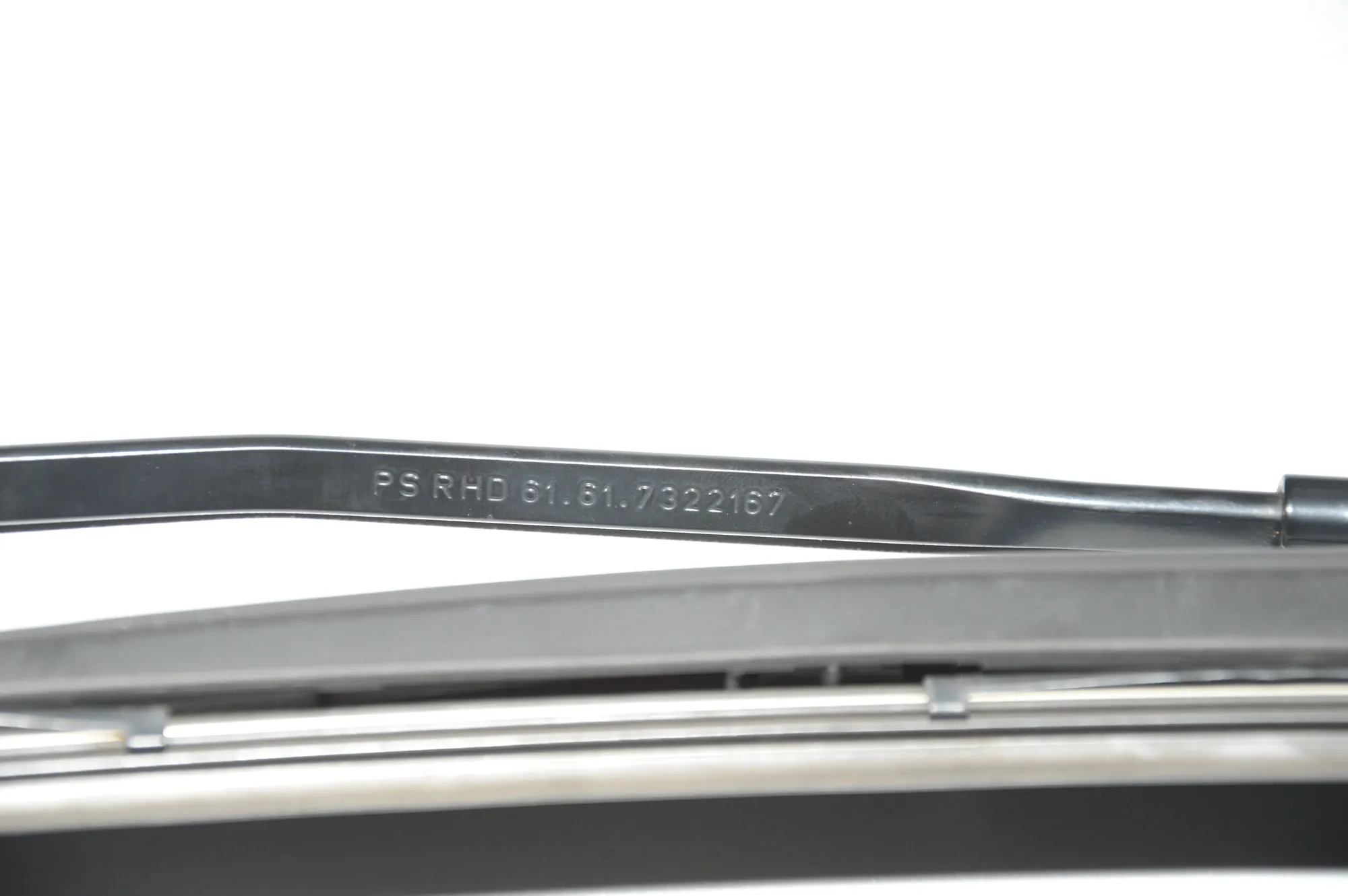 Front Wiper Arms – OEM 7322167 · BMW i3 (I01) Electric 2016 – 4