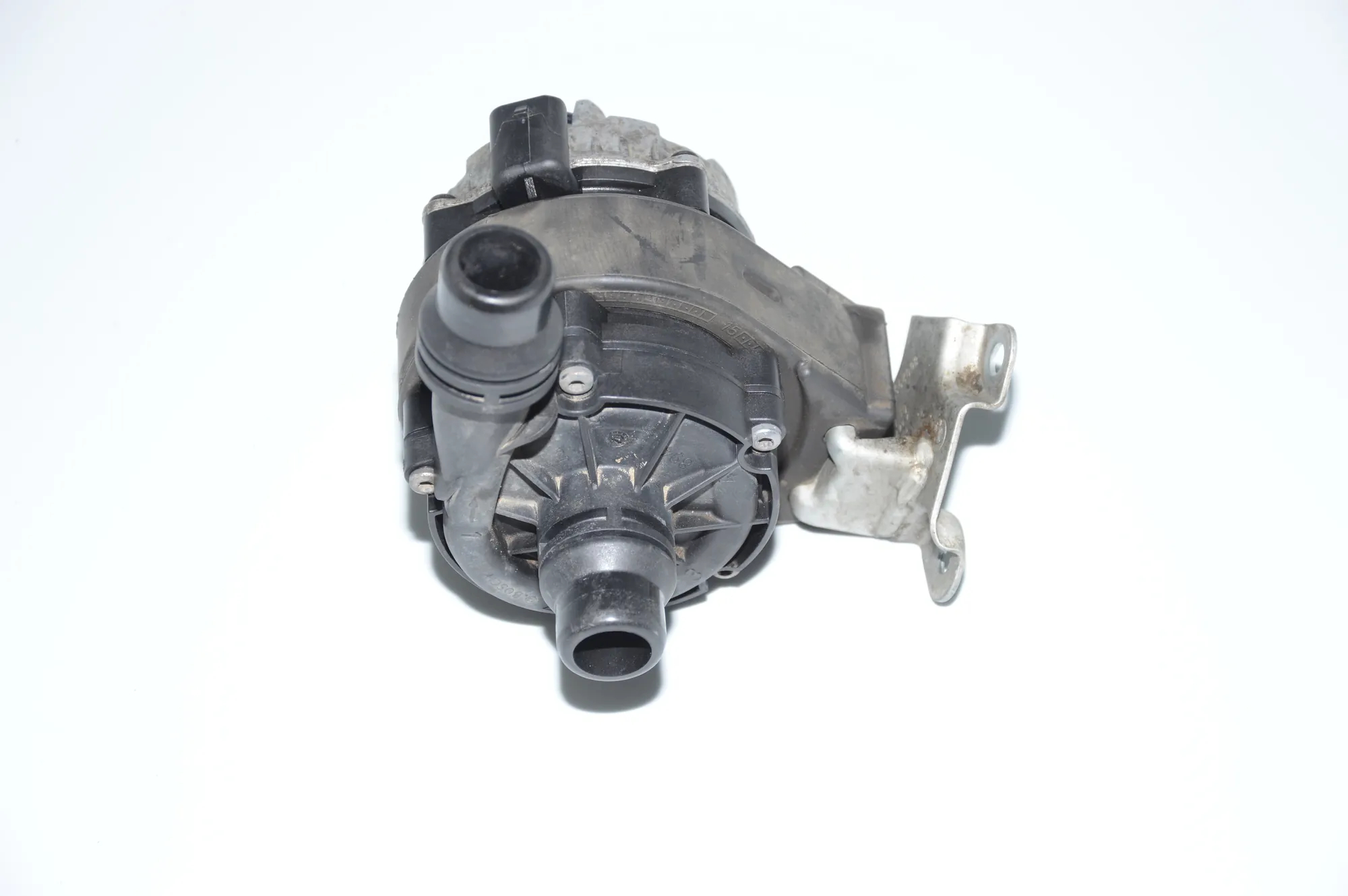 Auxiliary Water Pump – OEM 8600286 · BMW i3 (I01) Electric 2016 – 4