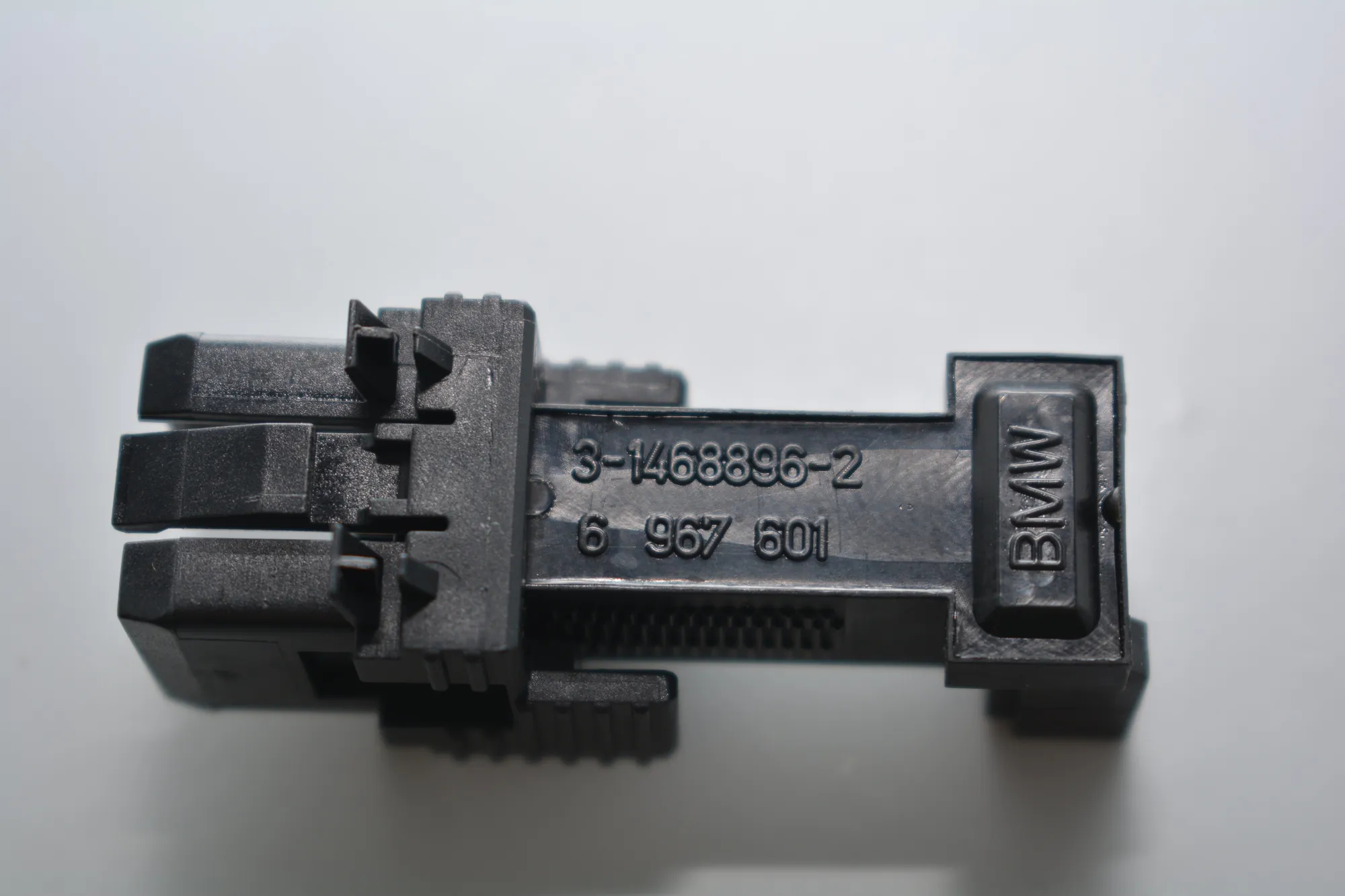 Other Control Units – OEM 6967601 · BMW 1 (E81) 118 d 2008 – 5
