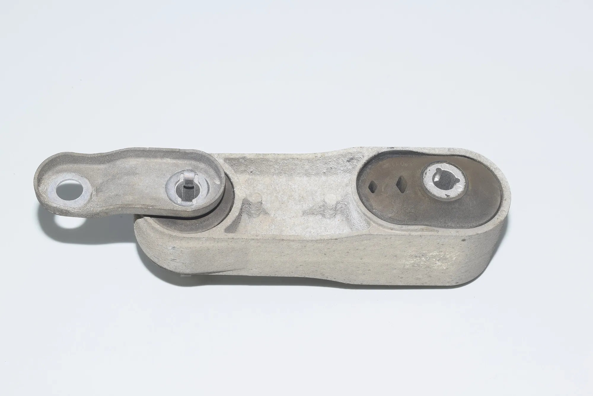 Gearbox Mount – OEM 6793362 · BMW i3 (I01) BMW i3 (I01) Hybrid 2014 – 3