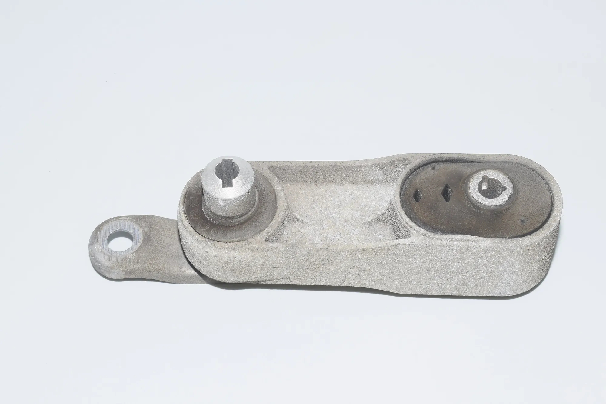 Gearbox Mount – OEM 6793362 · BMW i3 (I01) BMW i3 (I01) Hybrid 2014