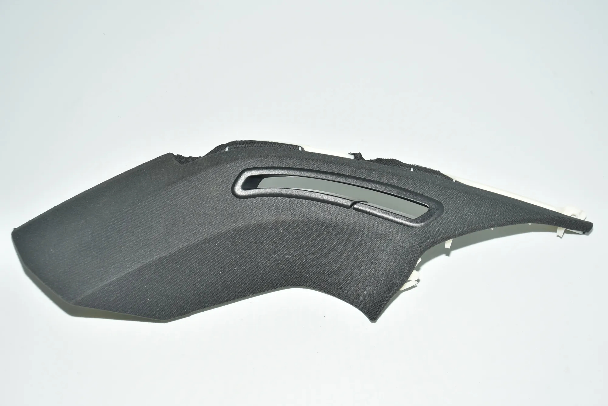 Right Side Pillar Trim – OEM 9112712 · BMW 7 (F01, F02) BMW 7 (F01, F02) 2011