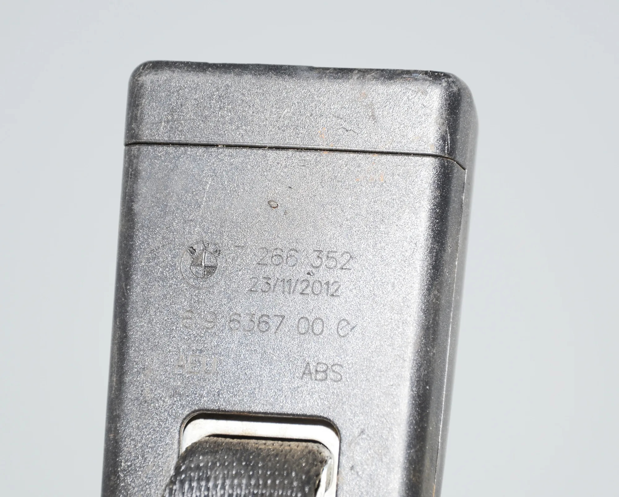 Rear Left Seat Buckle – OEM 7266352 · BMW 3 (F30, F80) BMW 3 (F30, F80) 320 d 2012 – 4