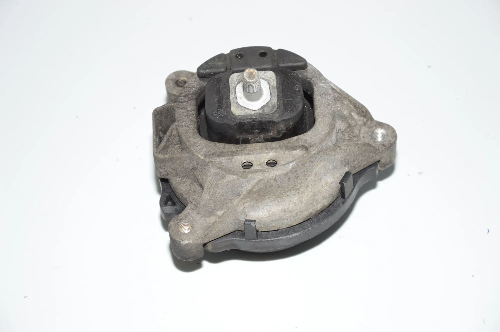 Left Side Engine Mount – OEM 6787657 · BMW 3 3 (F30, F80) (2011 - 2019) 320 d (2011 - 2016, 2.0 L, 135 kW) 2012
