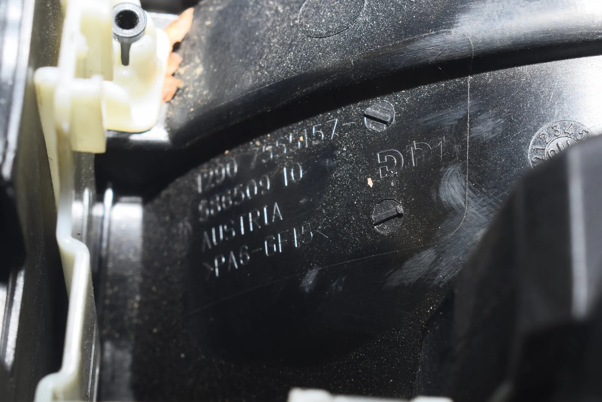 Fuse Box – OEM 7555157 · BMW 5 (F10) 520 d 2010 – 6