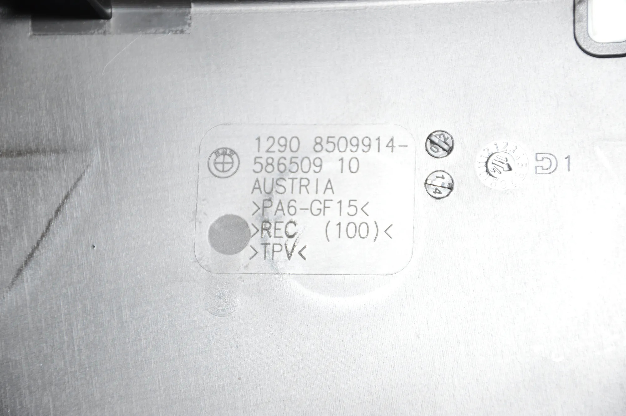Fuse Box – OEM 8509914 · BMW 3 (F30, F80) 320 d Efficient Dynamics 2014 – 6