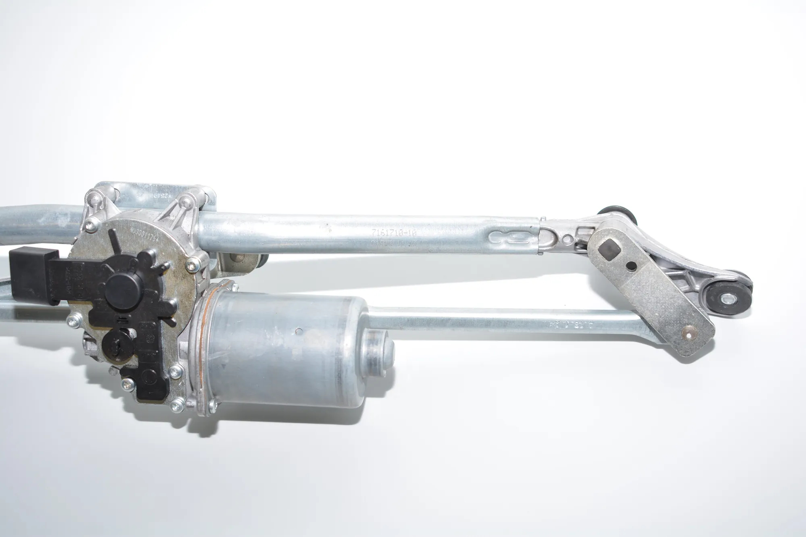 Front Windshield Wiper Mechanism – OEM 7161710 · BMW 3 Cabrio (E93) 330 d 2011 – 4