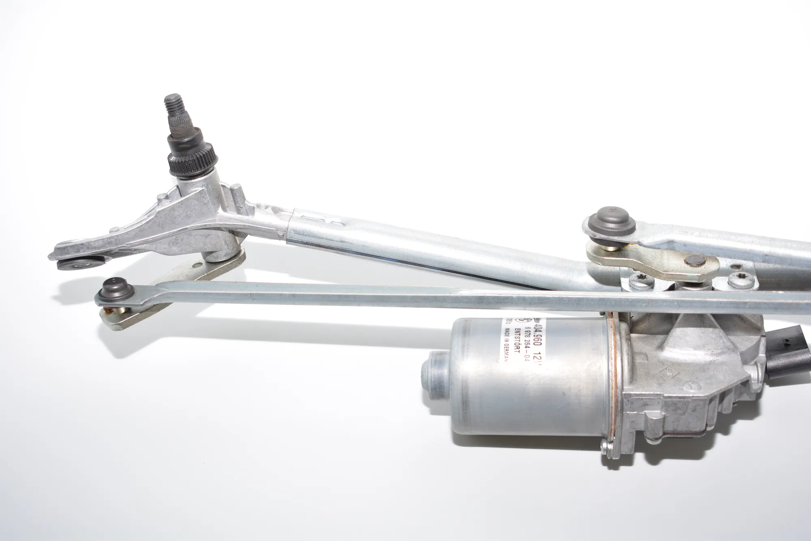 Front Windshield Wiper Mechanism – OEM 7161710 · BMW 3 Cabrio (E93) 330 d 2011 – 5