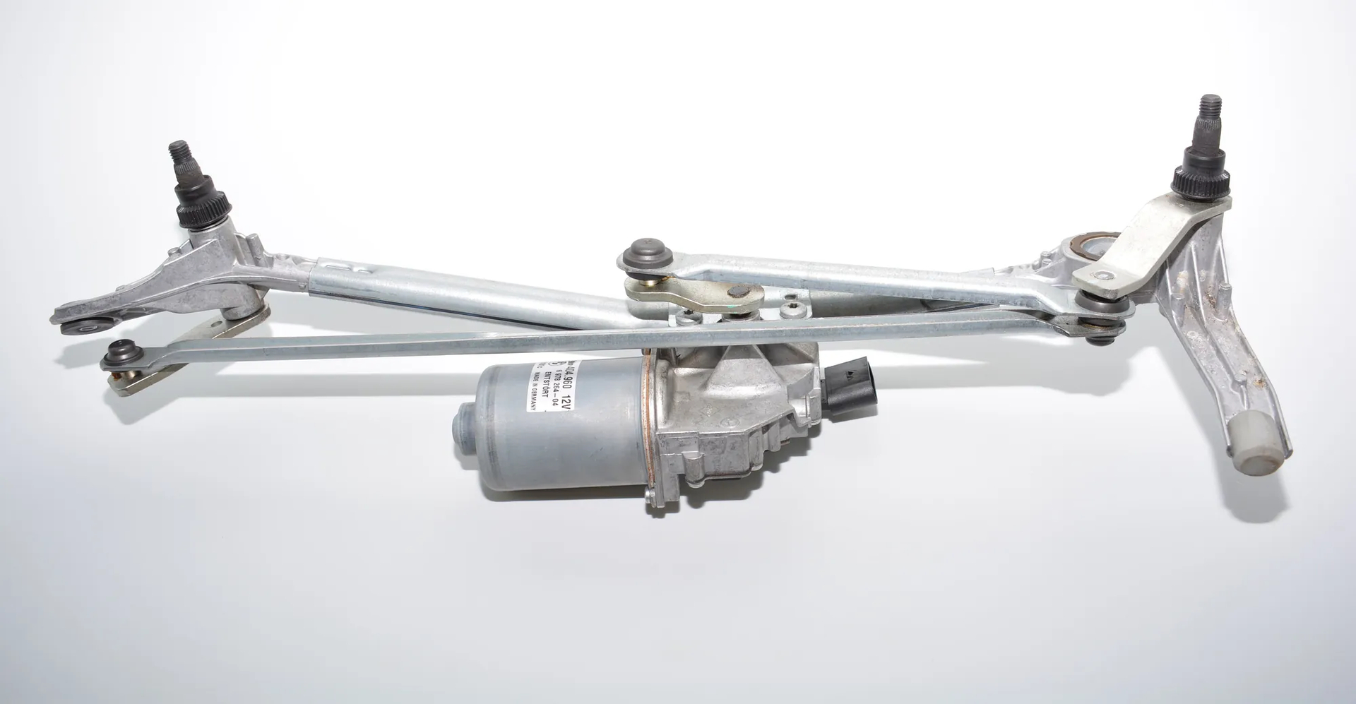 Front Windshield Wiper Mechanism – OEM 7161710 · BMW 3 Cabrio (E93) 330 d 2011