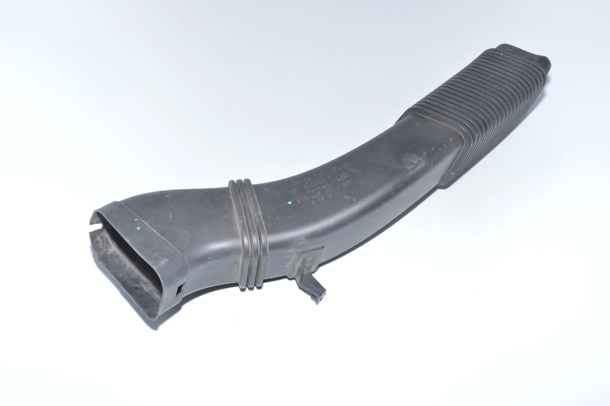 Other Engine Compartment Parts – OEM 7811597 · BMW 7 (F01, F02) 730 d 2011 – 4