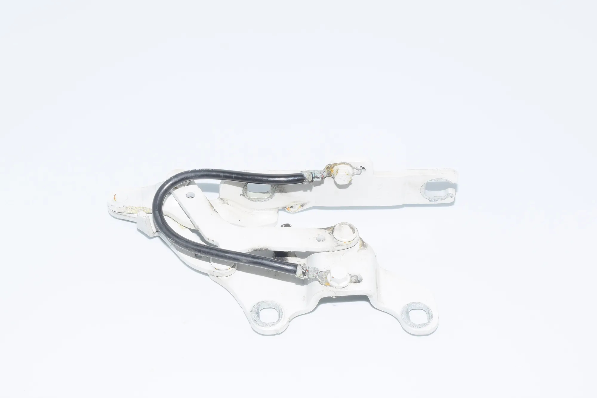 Front Left Bonnet Hinge – OEM 7115263 · BMW 3 Coupe (E92) 320 d 2011 – 4